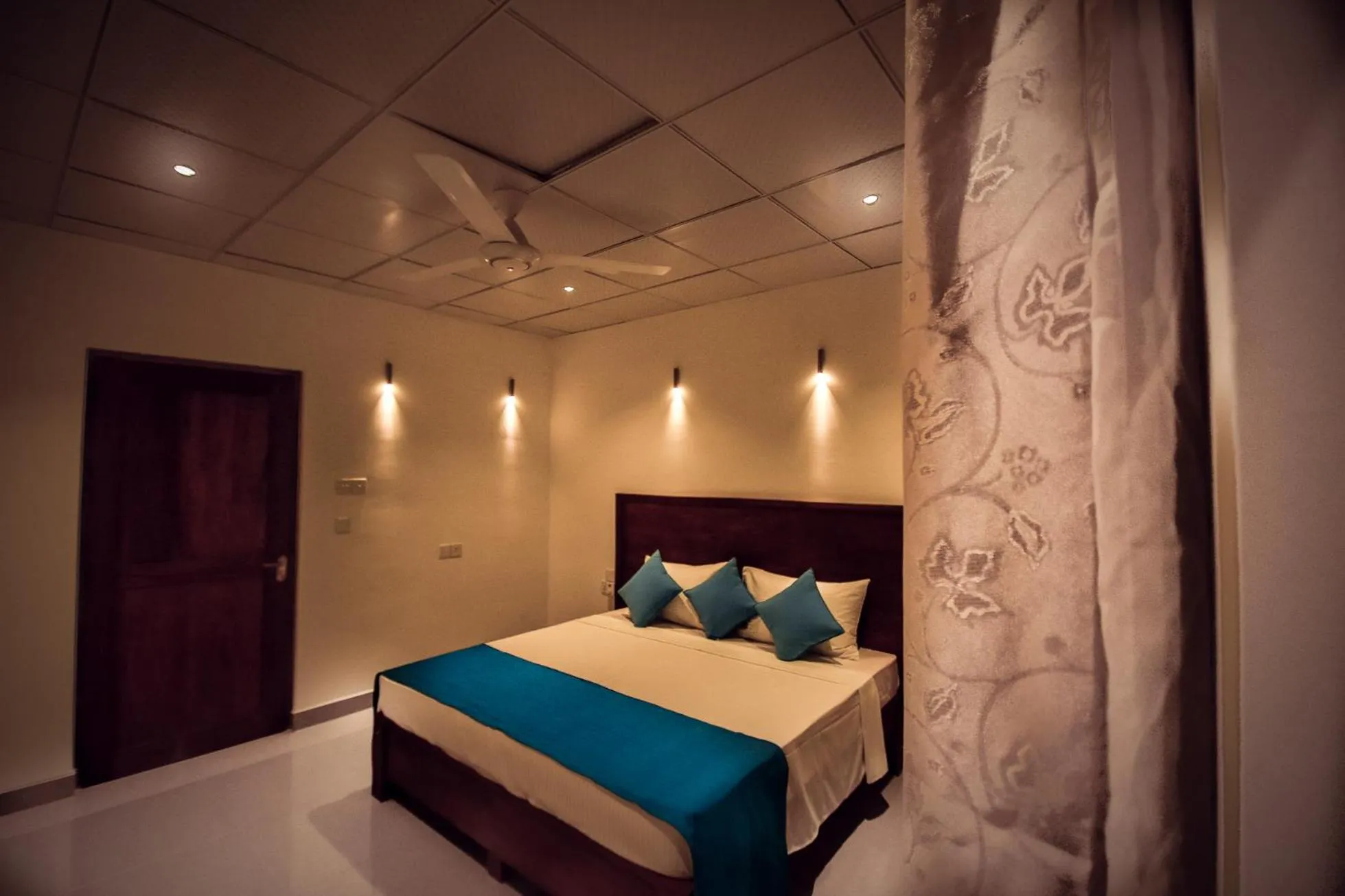 Bed in Heavens Door Guest Inn