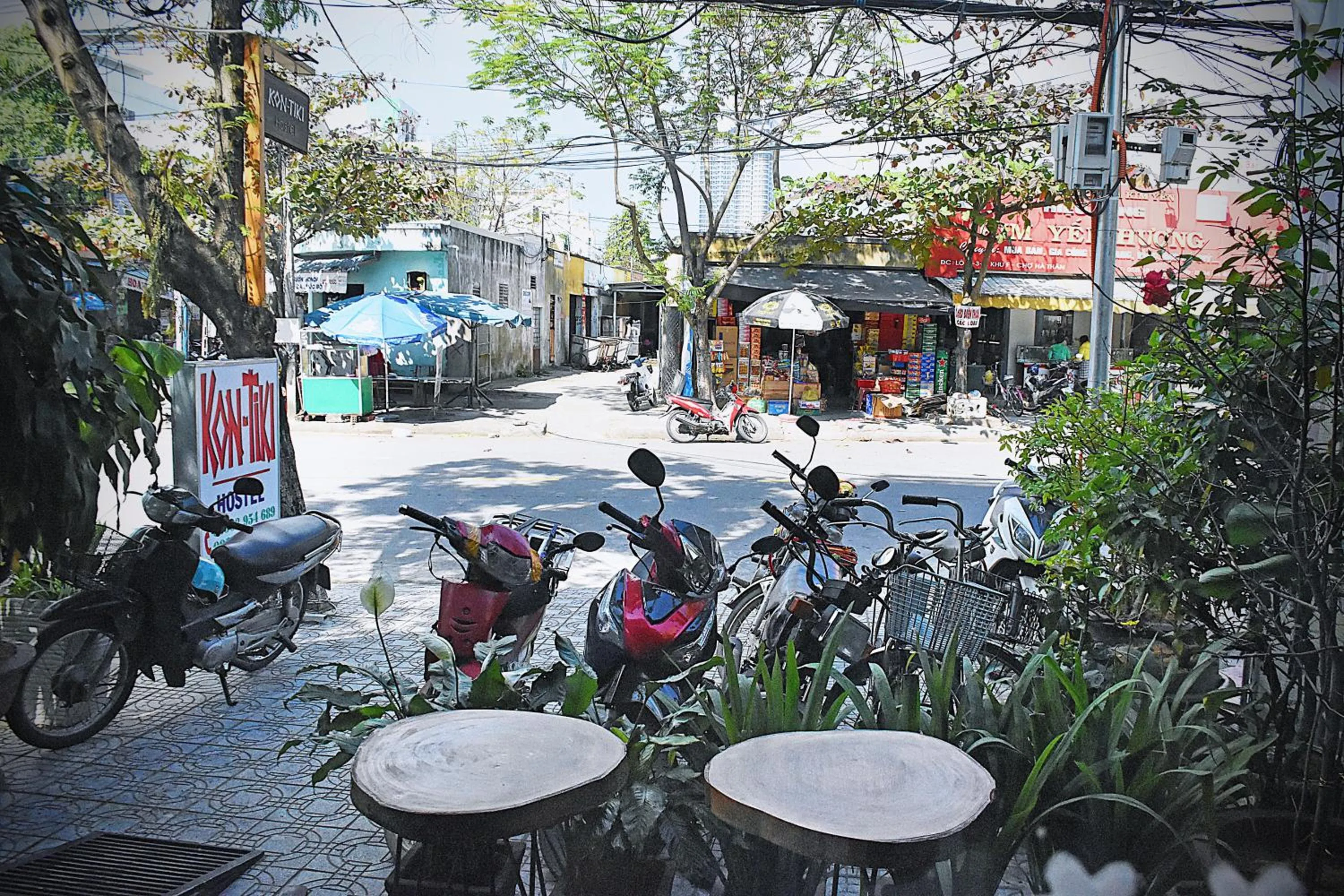Facade/entrance in Kon-Tiki DaNang Hostel
