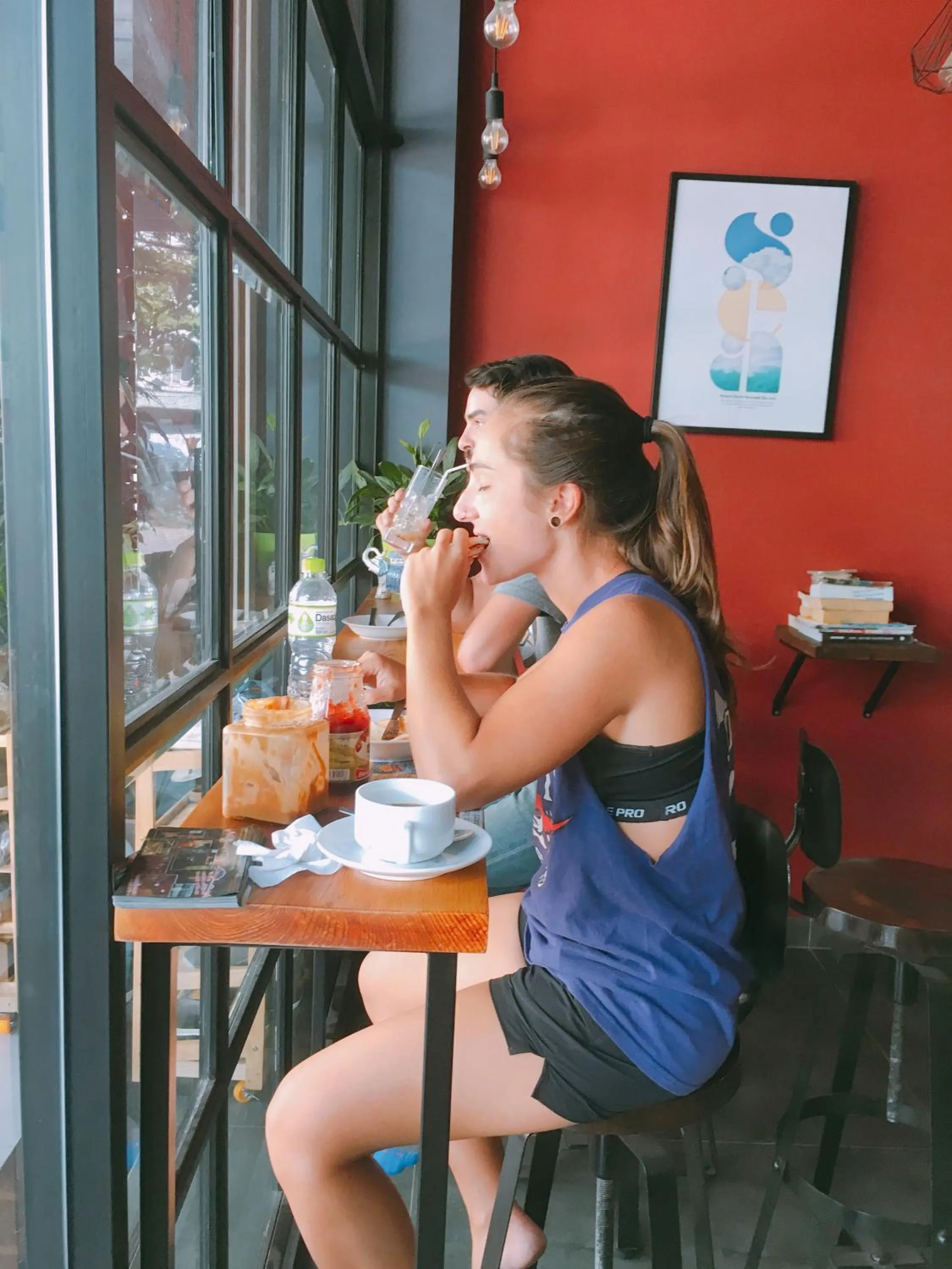 Communal lounge/ TV room in Kon-Tiki DaNang Hostel