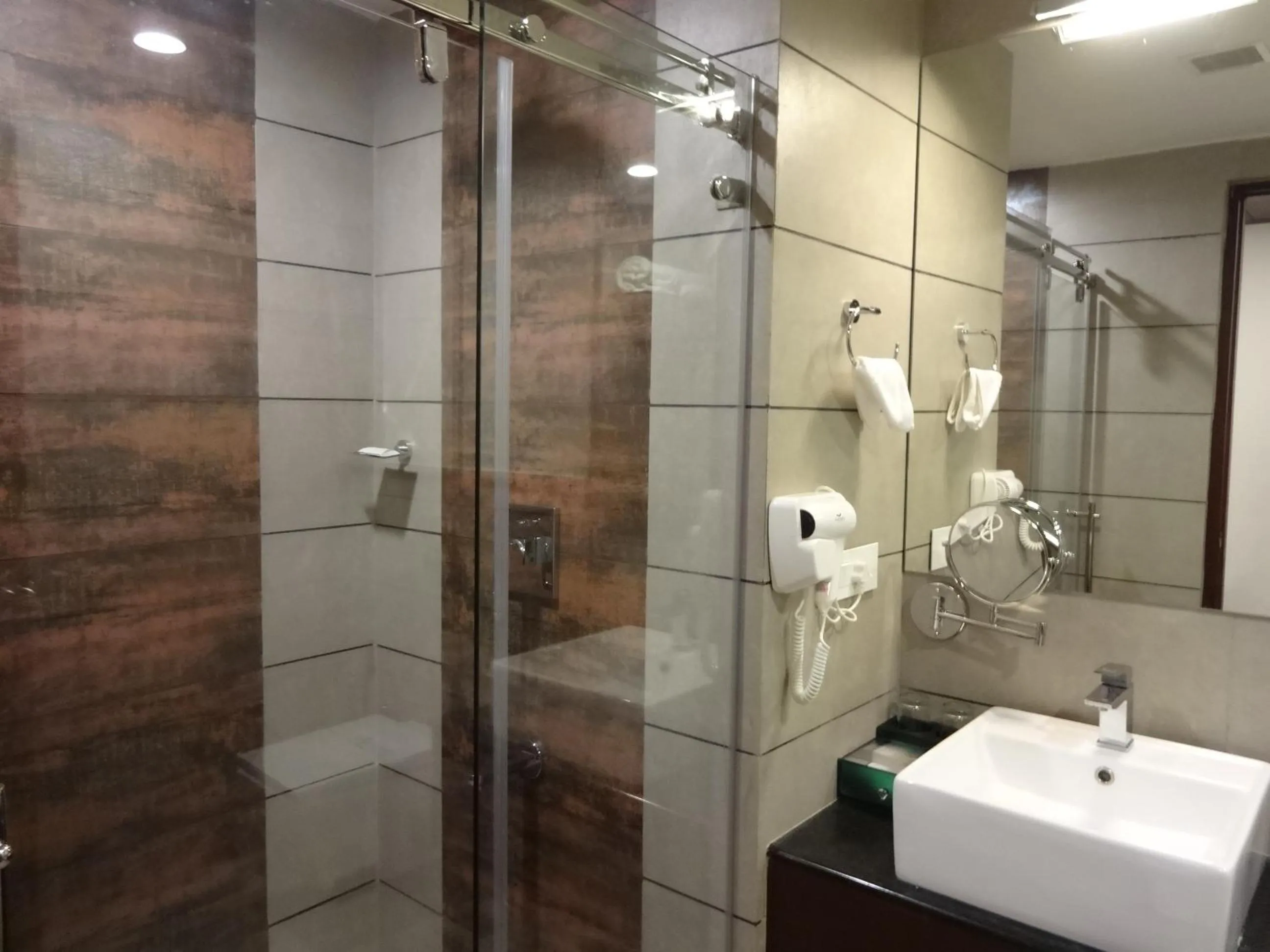 Bathroom in Woodies Bleisure Hotel
