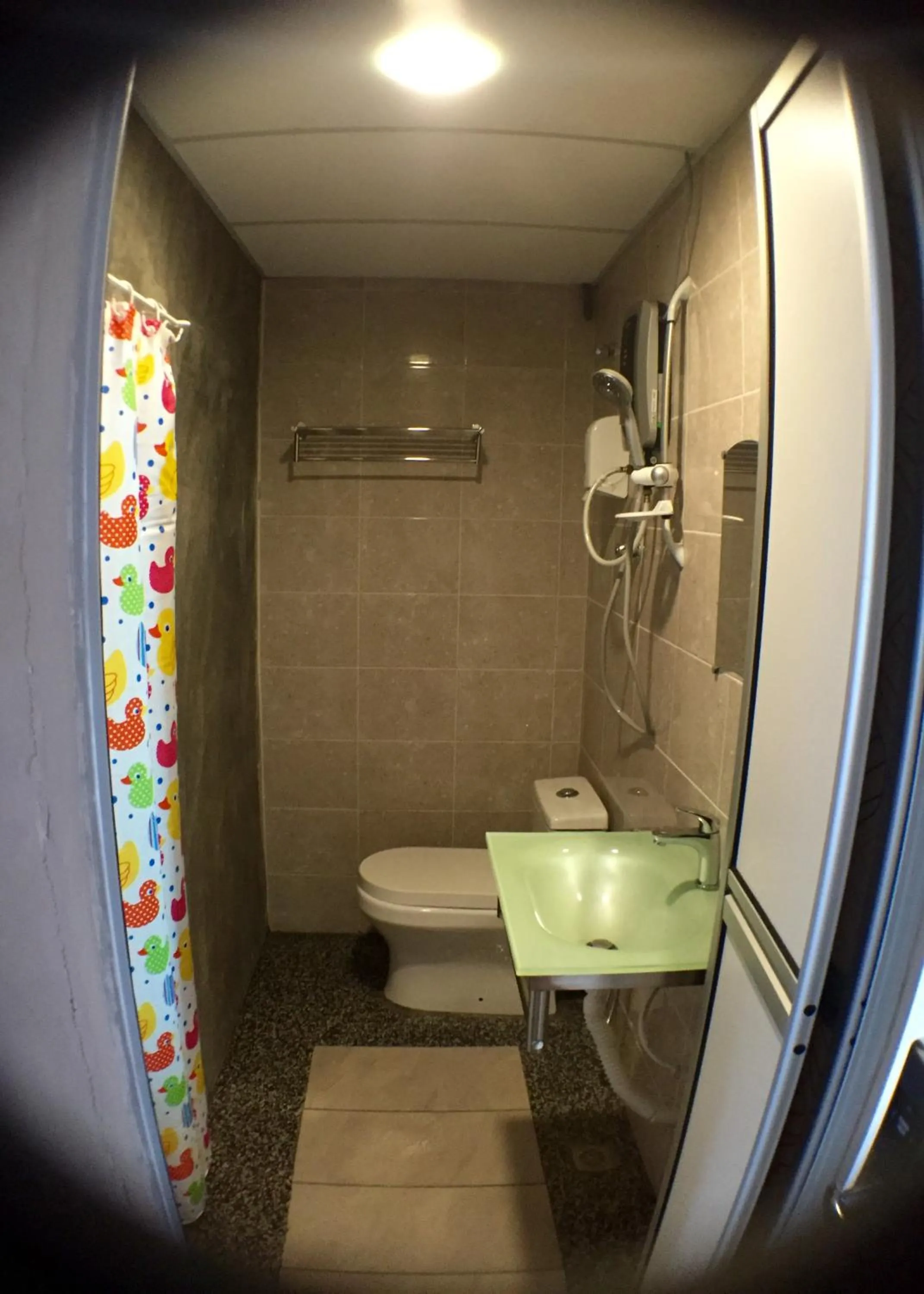 Bathroom in Hotel Flora Plus