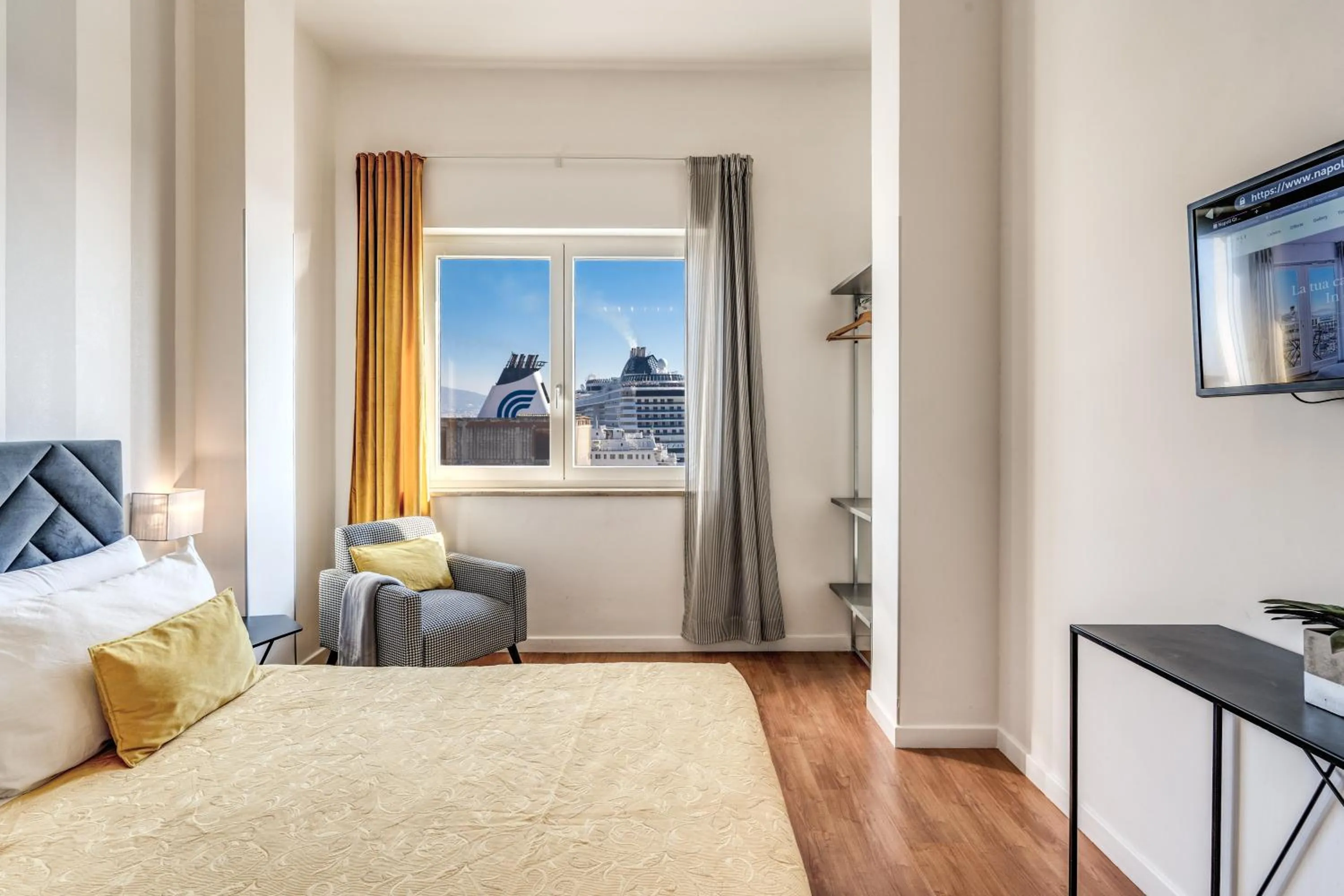 Nearby landmark, Bed in Napoli Great View B&B