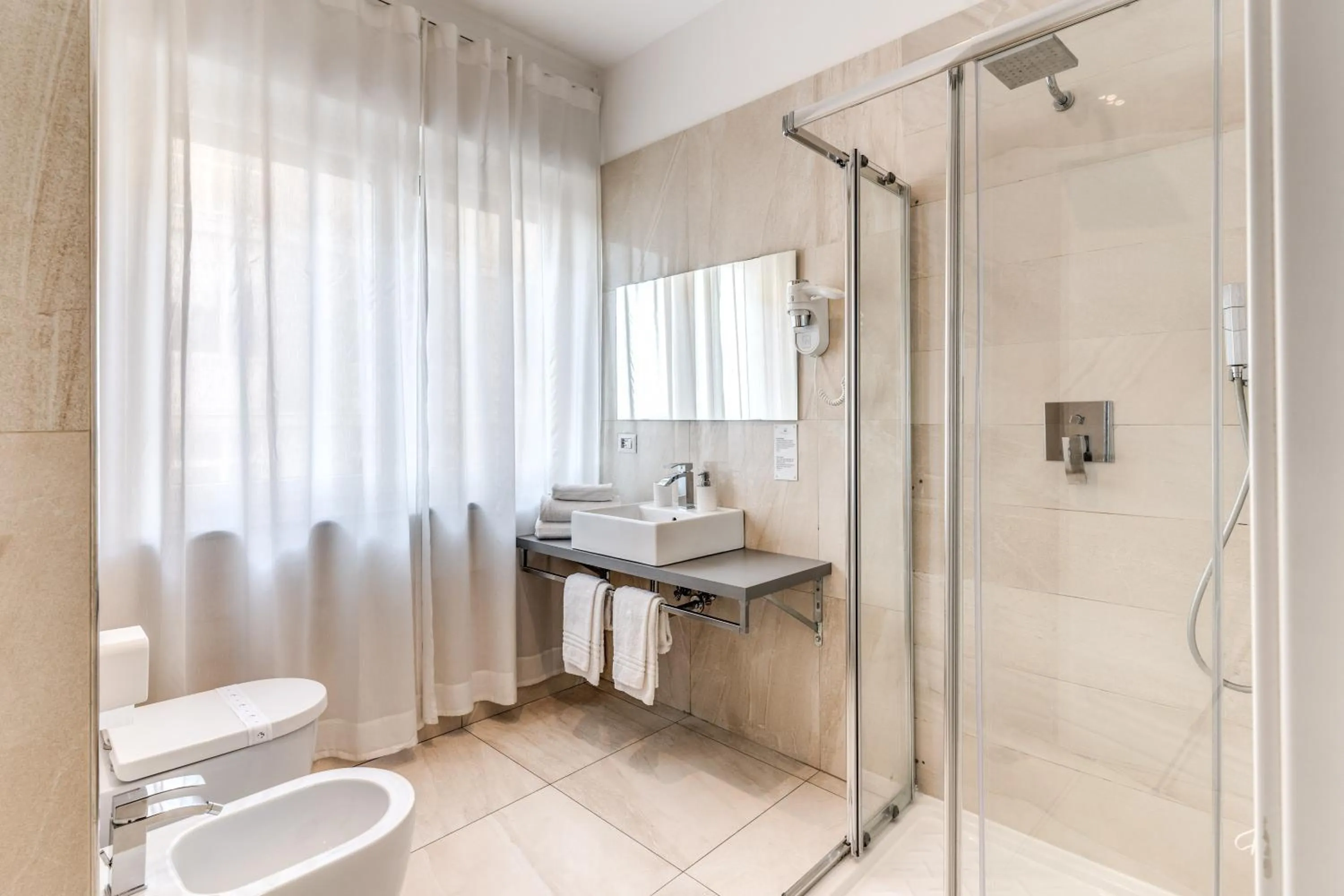 Shower in Napoli Great View B&B