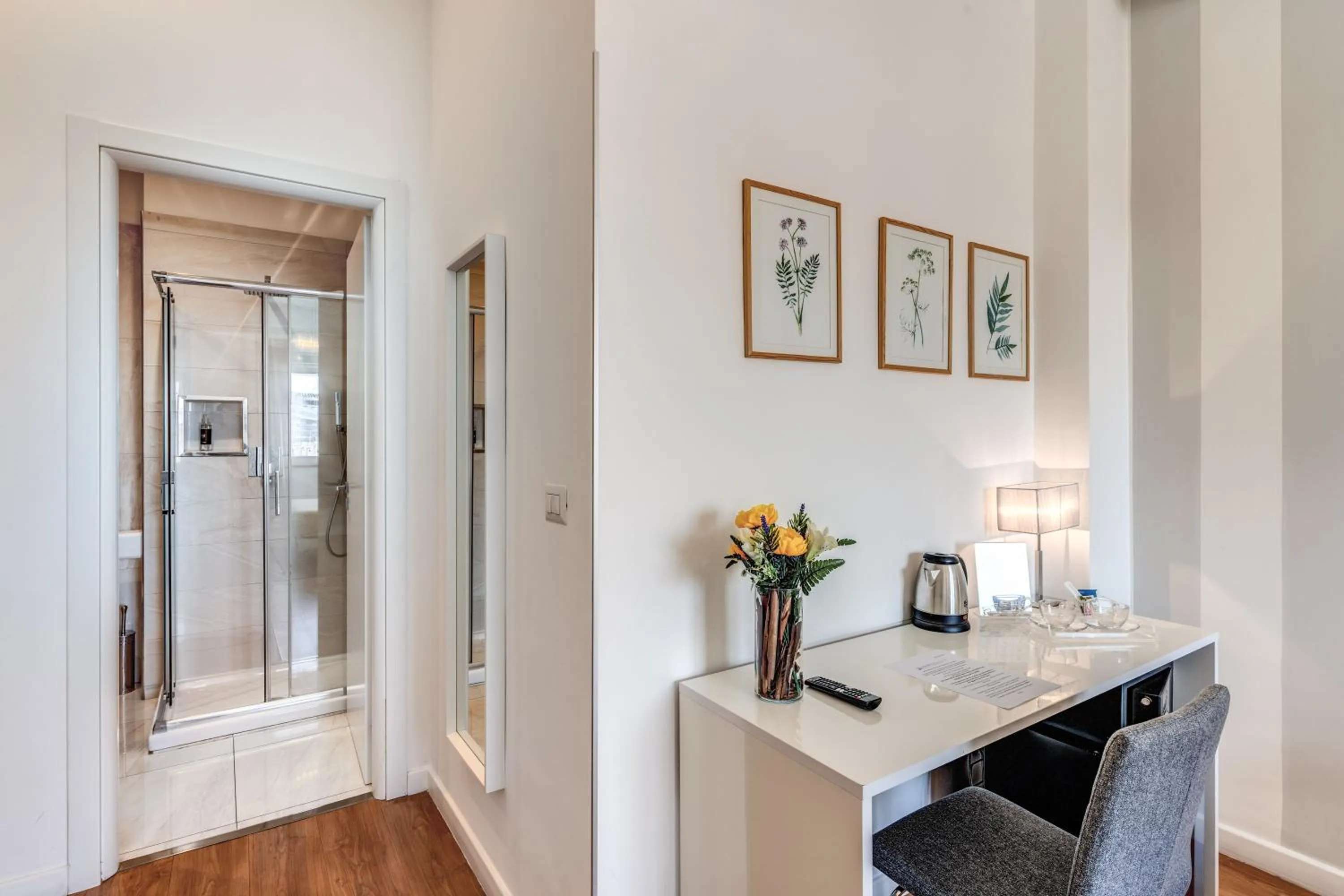 Shower in Napoli Great View B&B