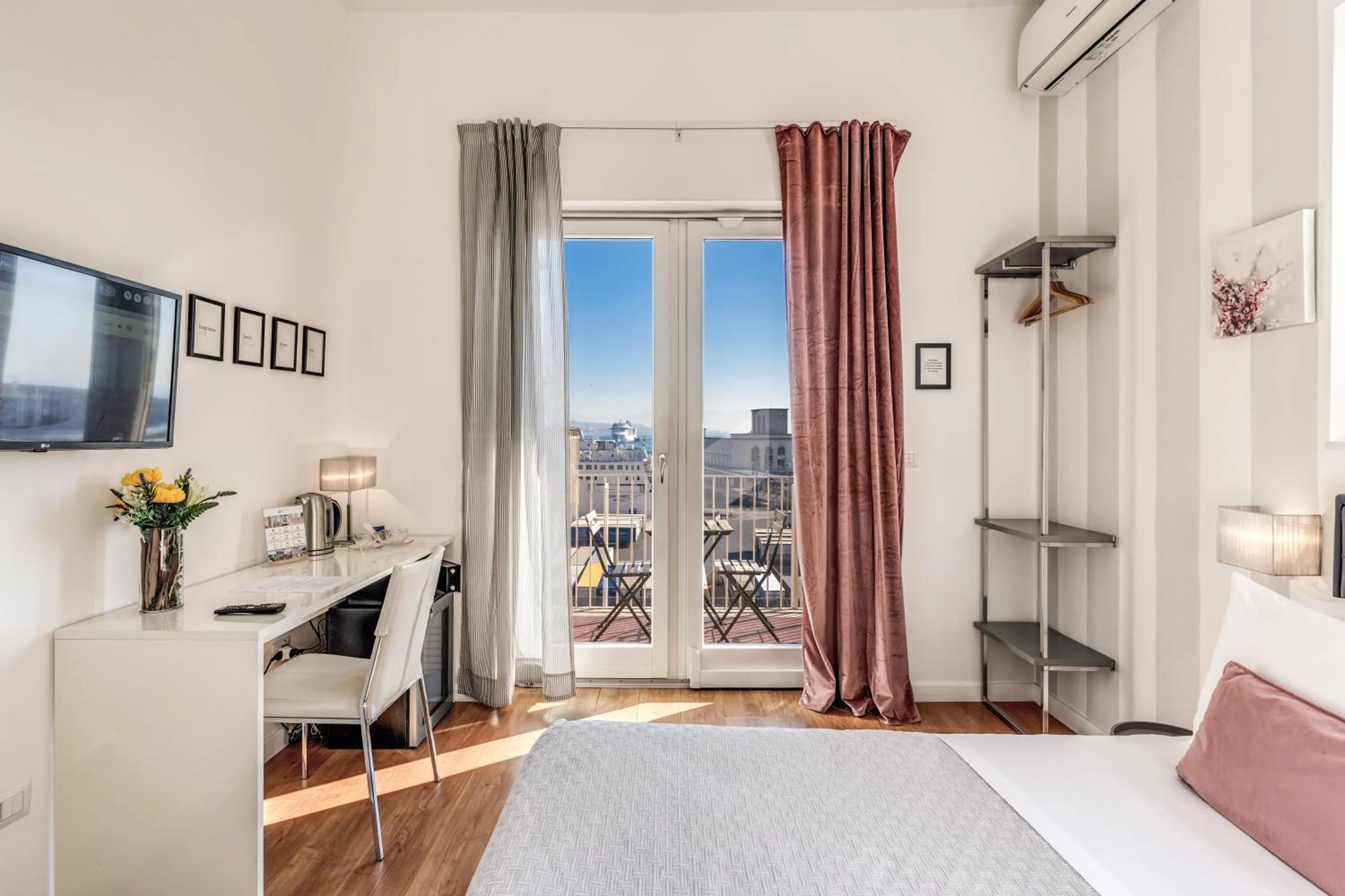 Nearby landmark, Bed in Napoli Great View B&B