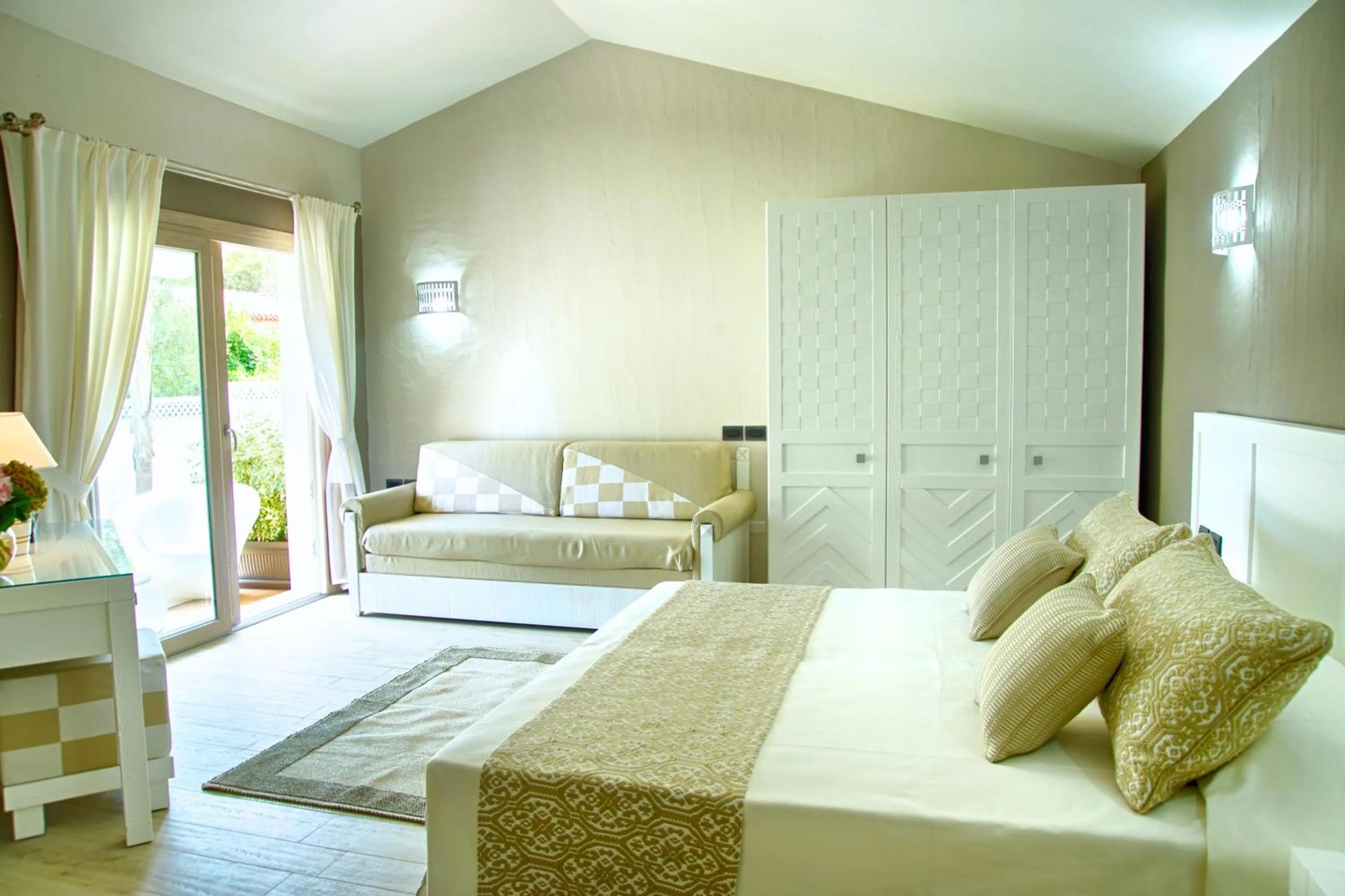 Photo of the whole room, Bed in Eliantos Boutique Hotel & Spa