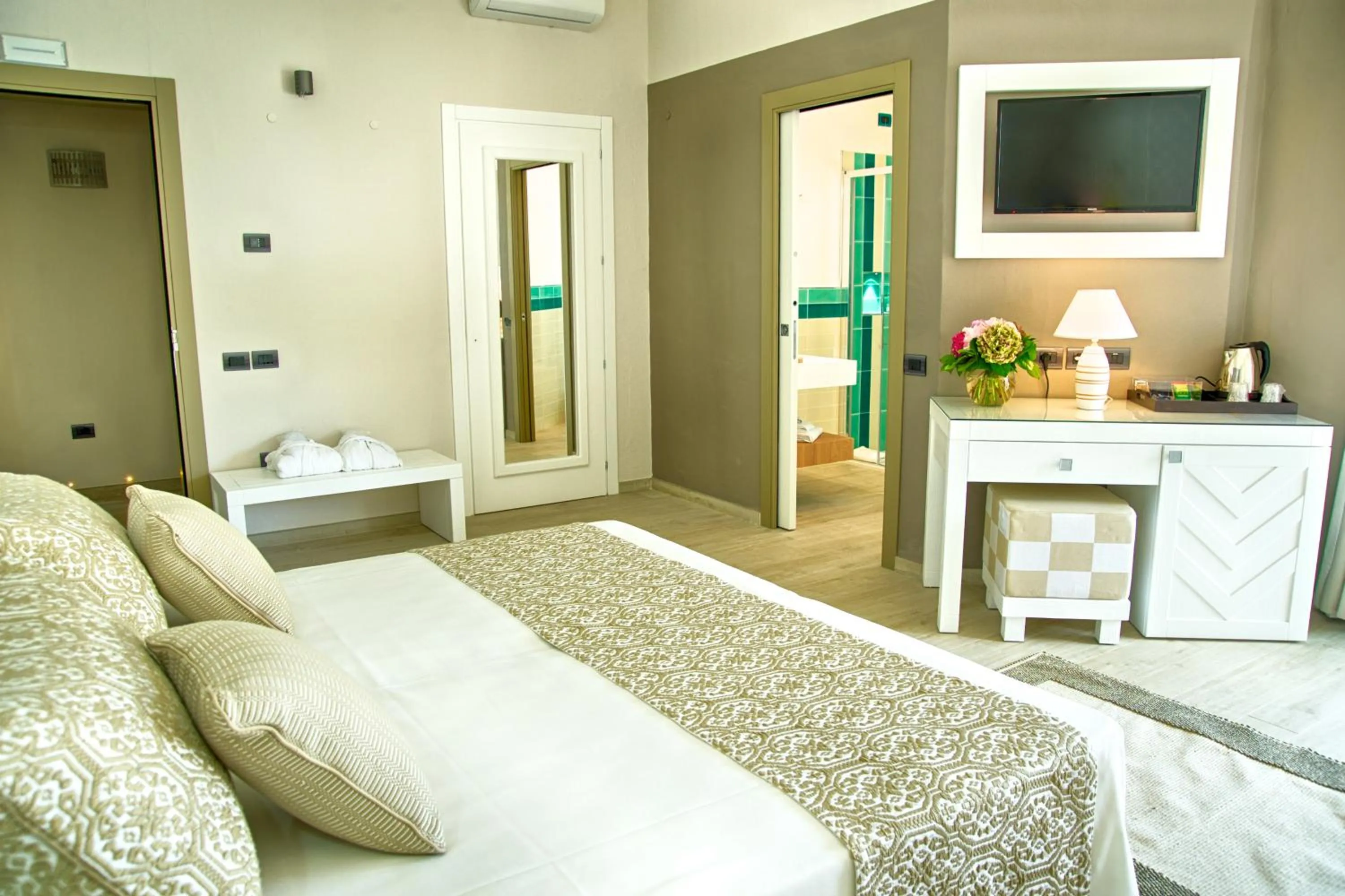 Photo of the whole room, Bed in Eliantos Boutique Hotel & Spa