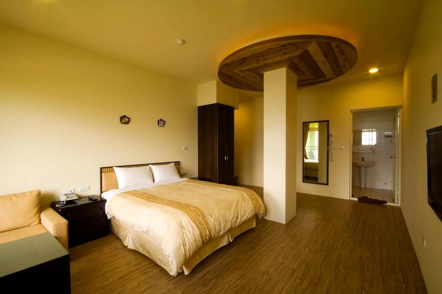 Deluxe Double Room with Balcony in Sunnydale B&B