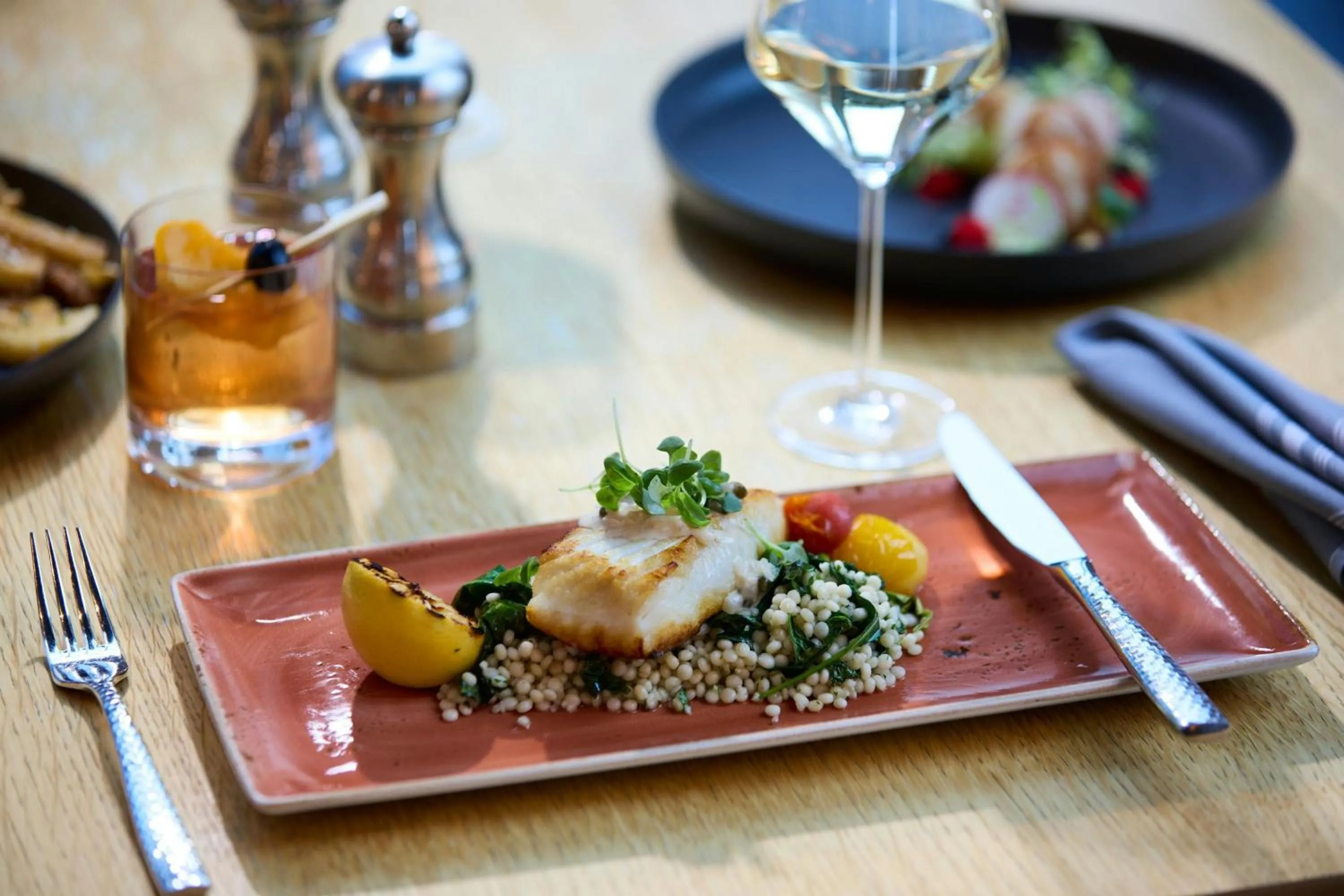 Restaurant/places to eat in Marriott Marquis Chicago