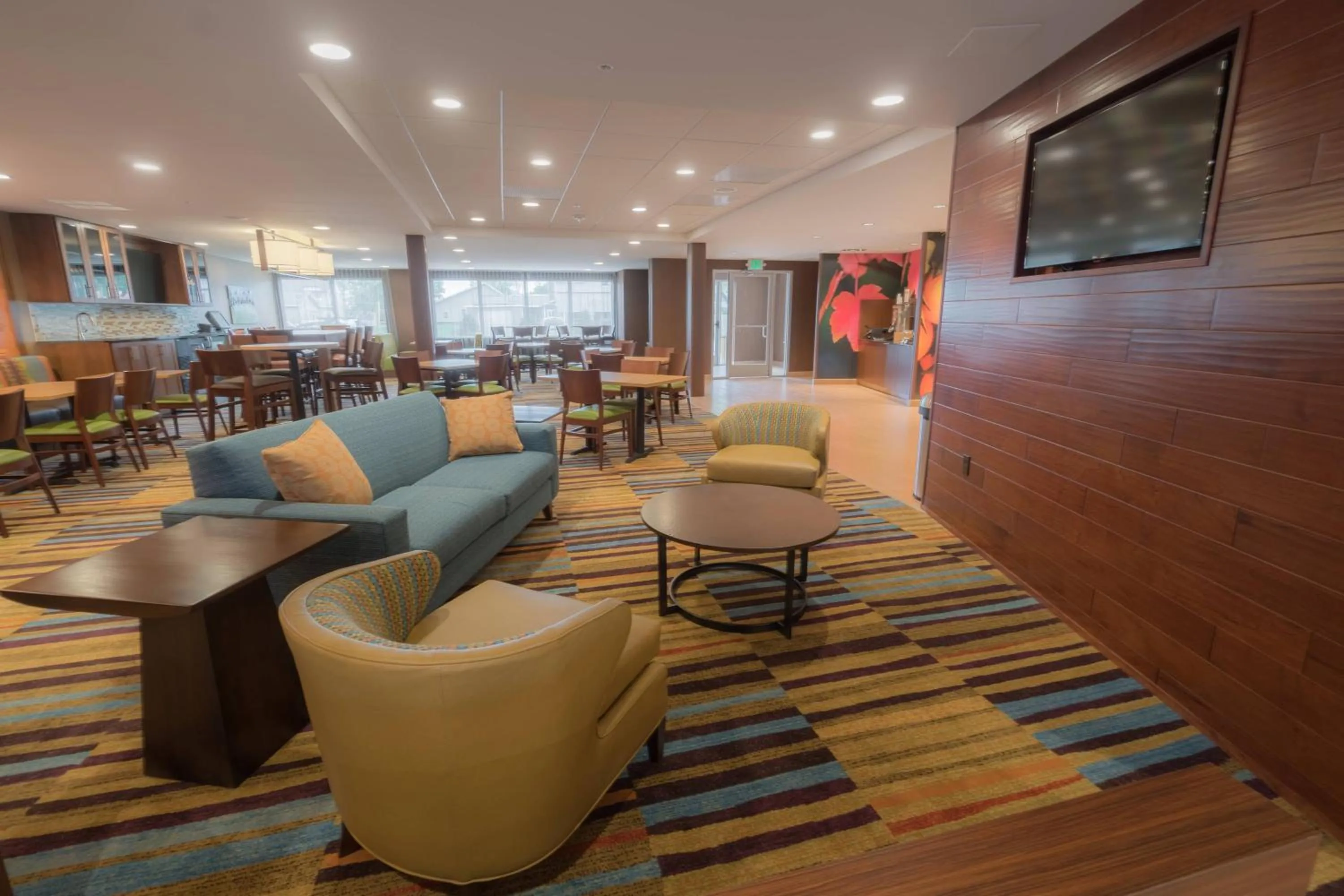 Lobby or reception in Fairfield Inn & Suites by Marriott Gaylord