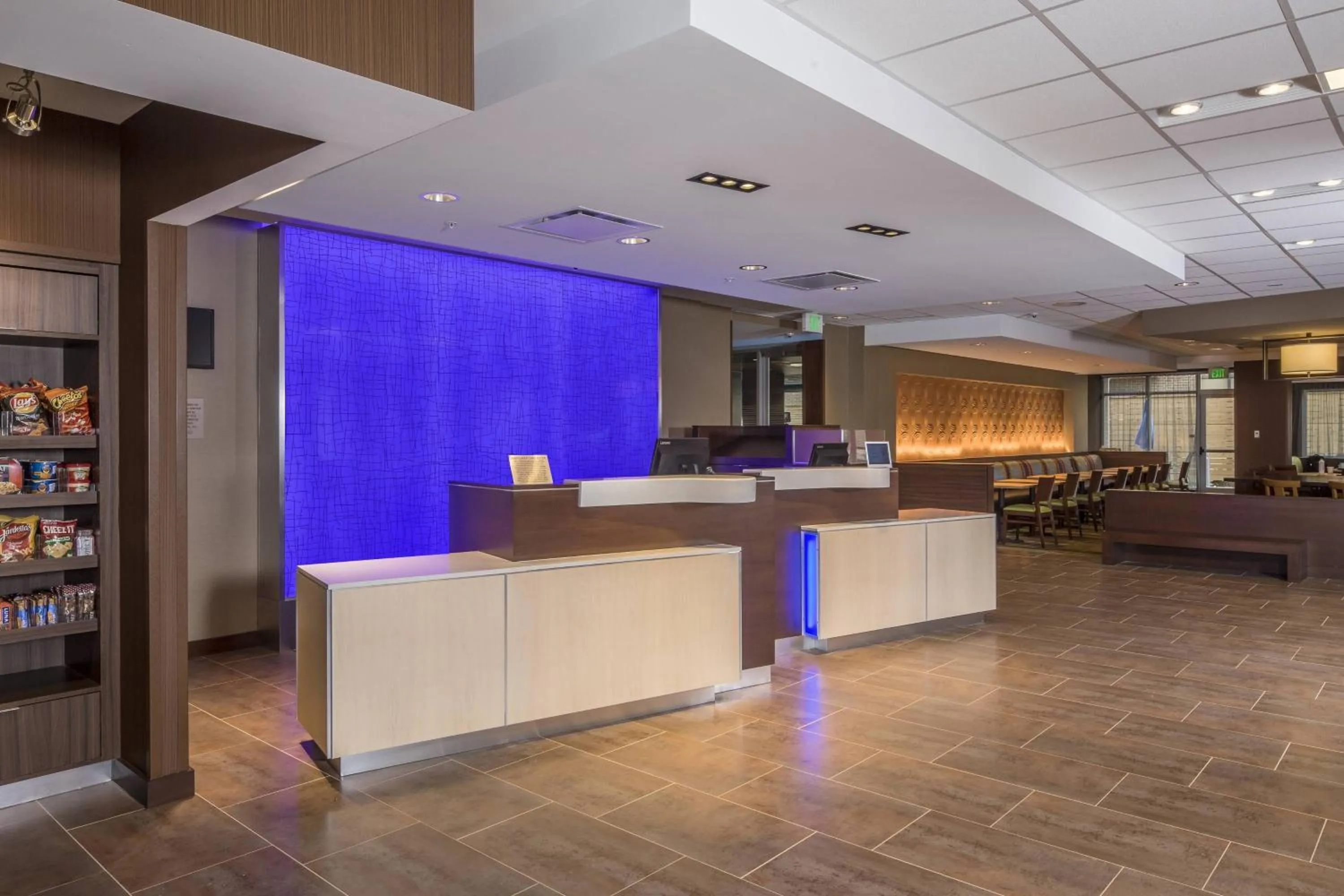 Lobby or reception in Fairfield Inn & Suites by Marriott Pittsburgh North/McCandless Crossing