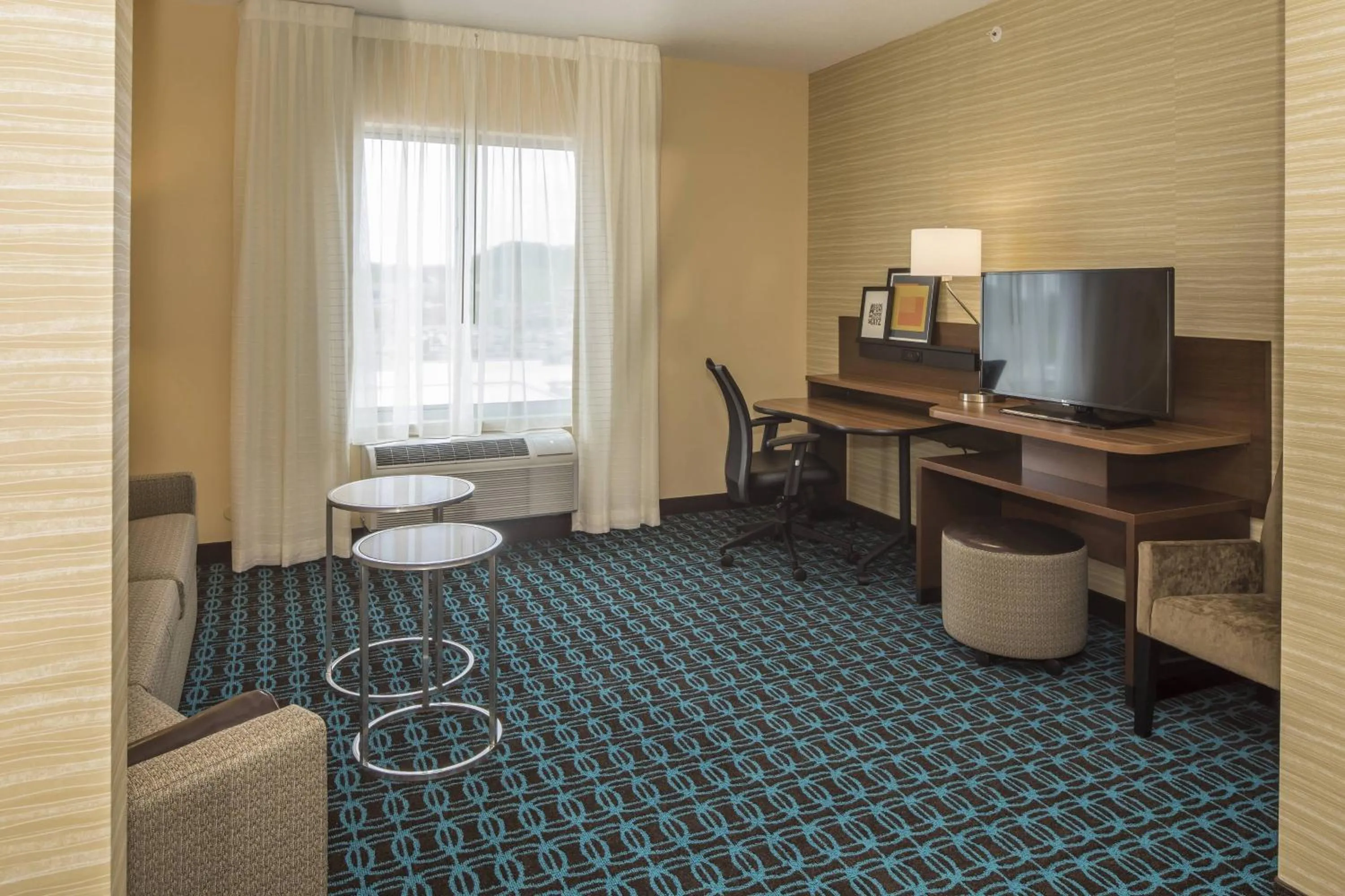Living room in Fairfield Inn & Suites by Marriott Pittsburgh North/McCandless Crossing