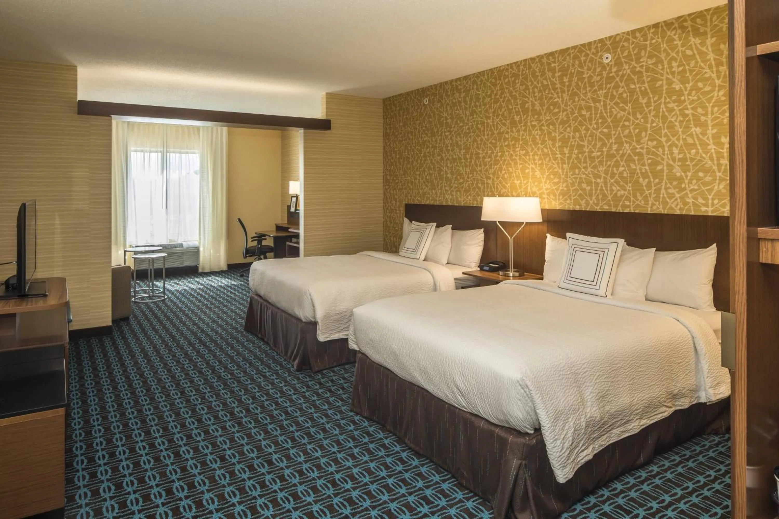 Photo of the whole room, Bed in Fairfield Inn & Suites by Marriott Pittsburgh North/McCandless Crossing