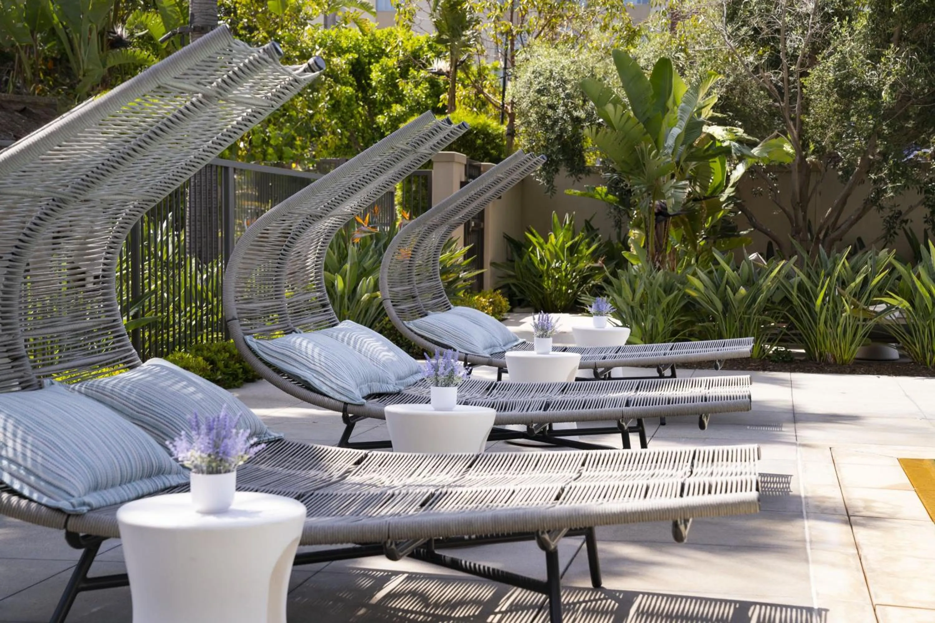 Swimming pool in Marriott Irvine Spectrum