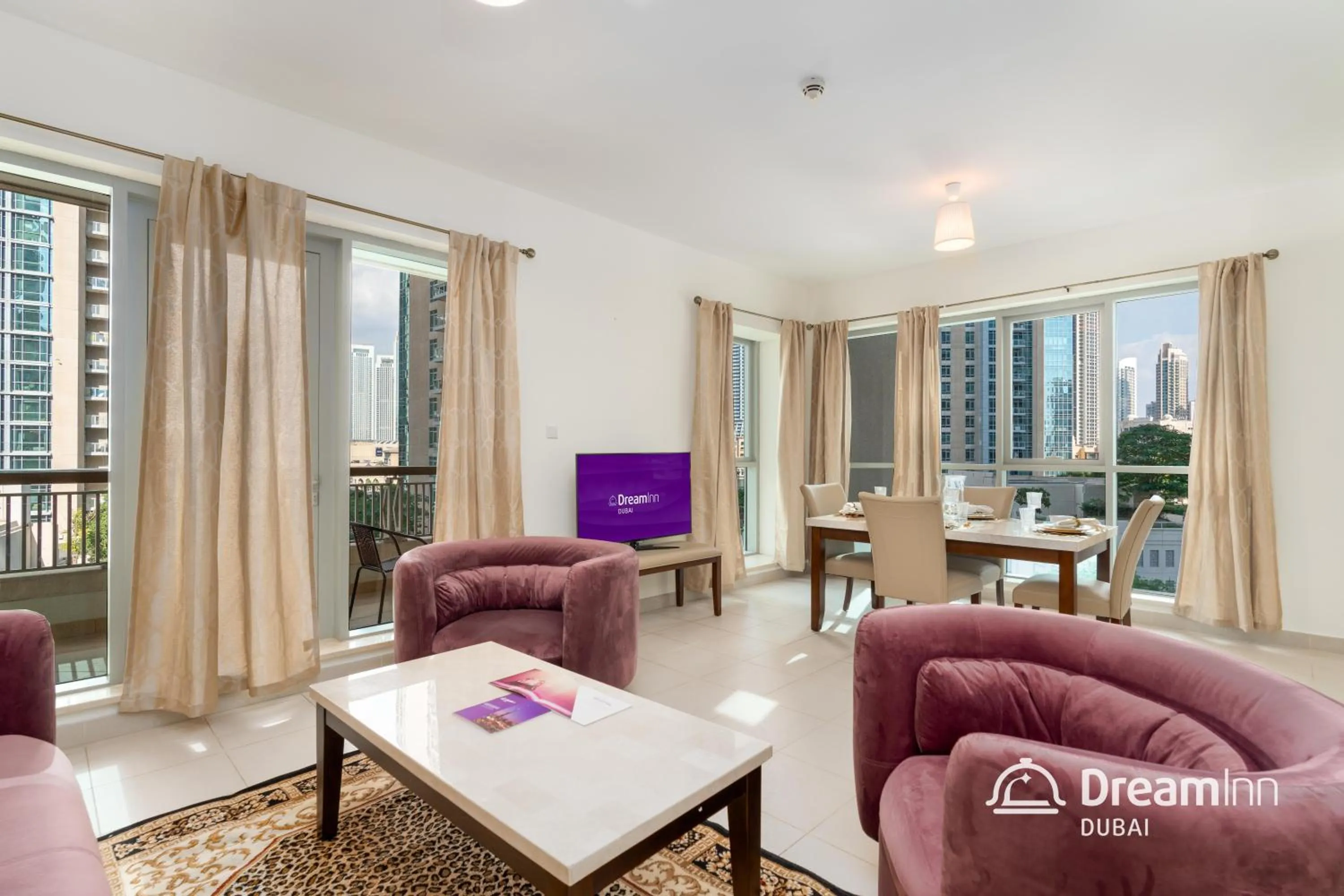 Living room in Dream Inn Apartments - Boulevard Central