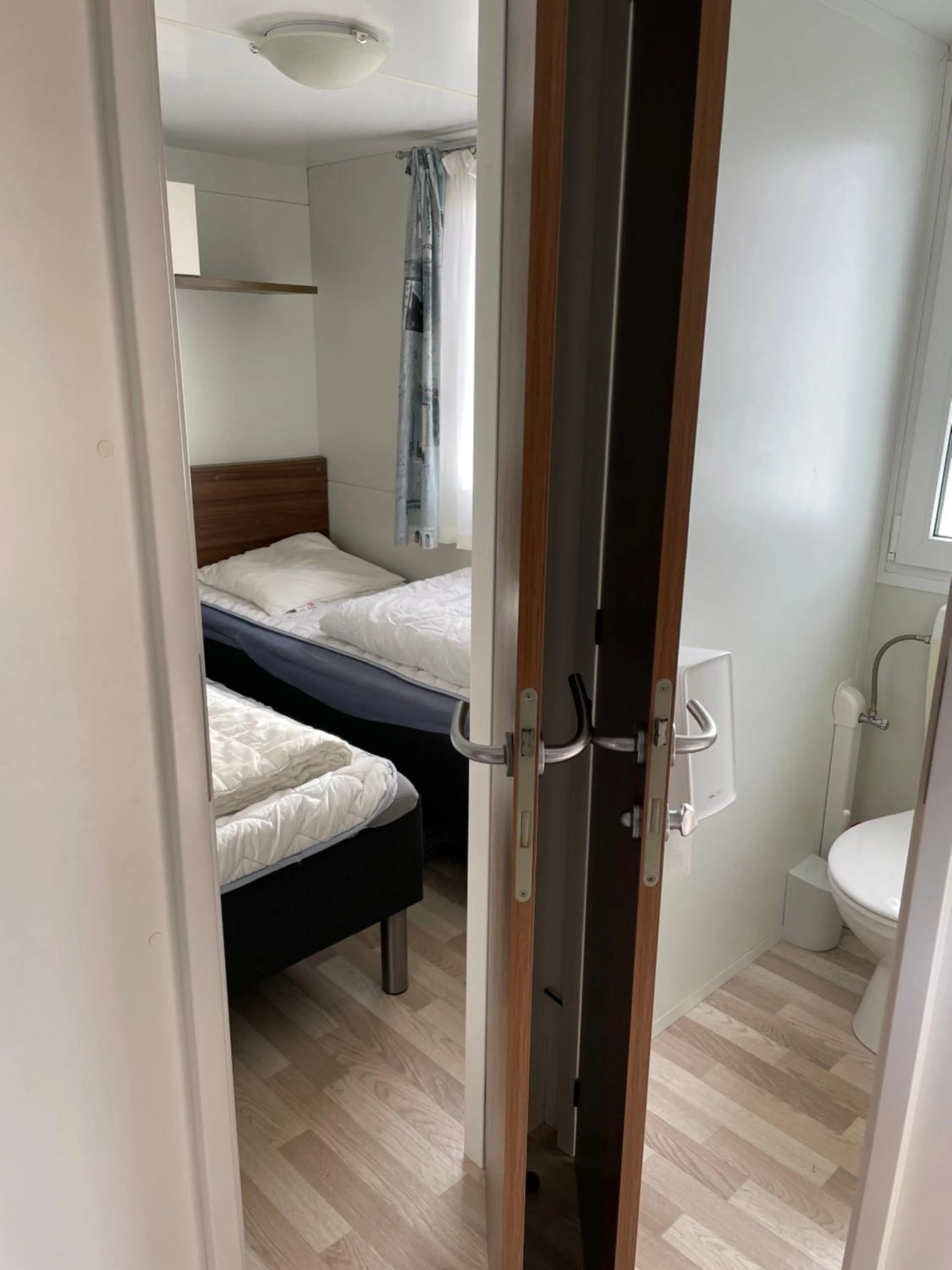 Toilet, Bed in Vorbasse camping