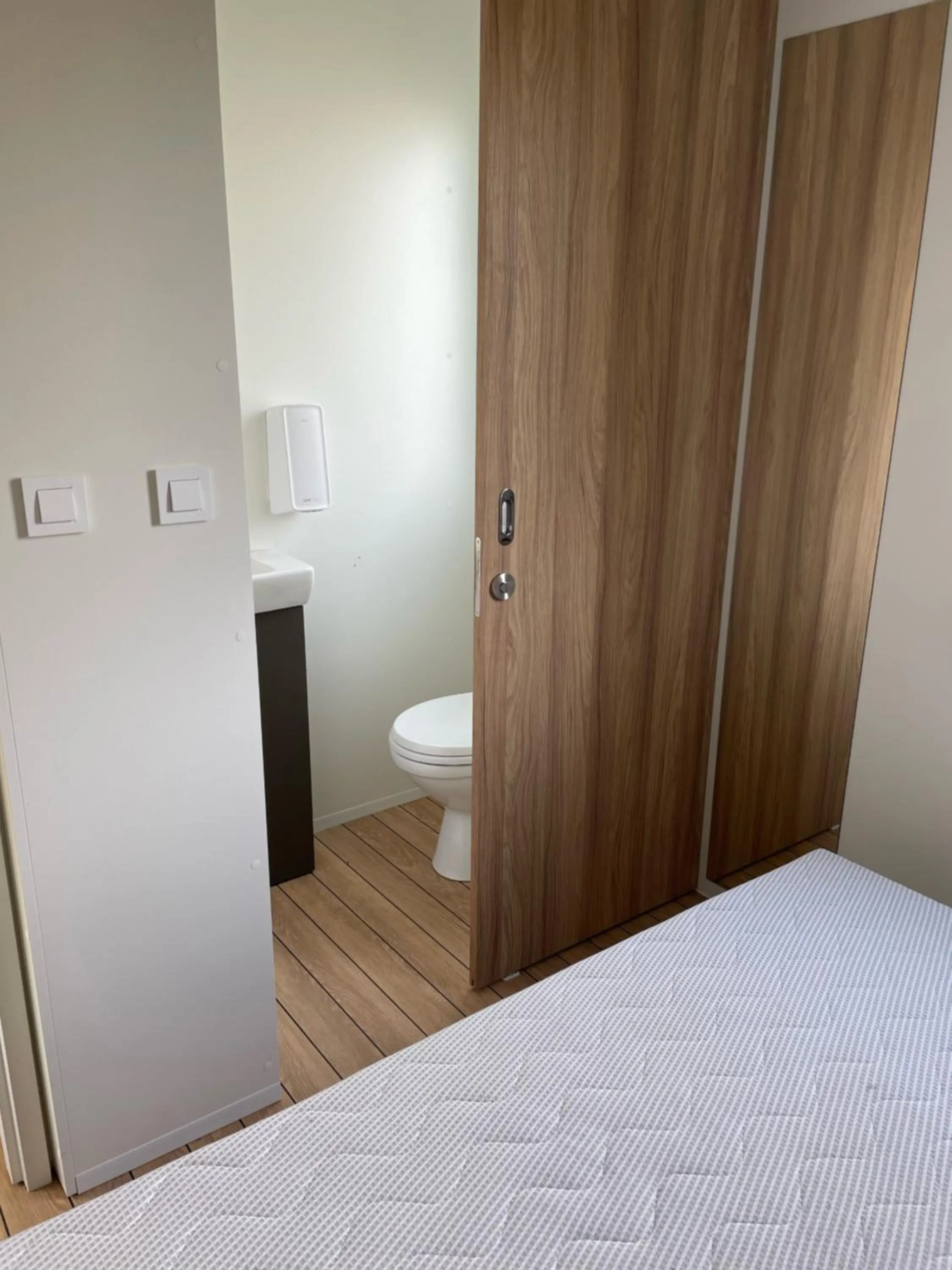 Toilet, Bed in Vorbasse camping
