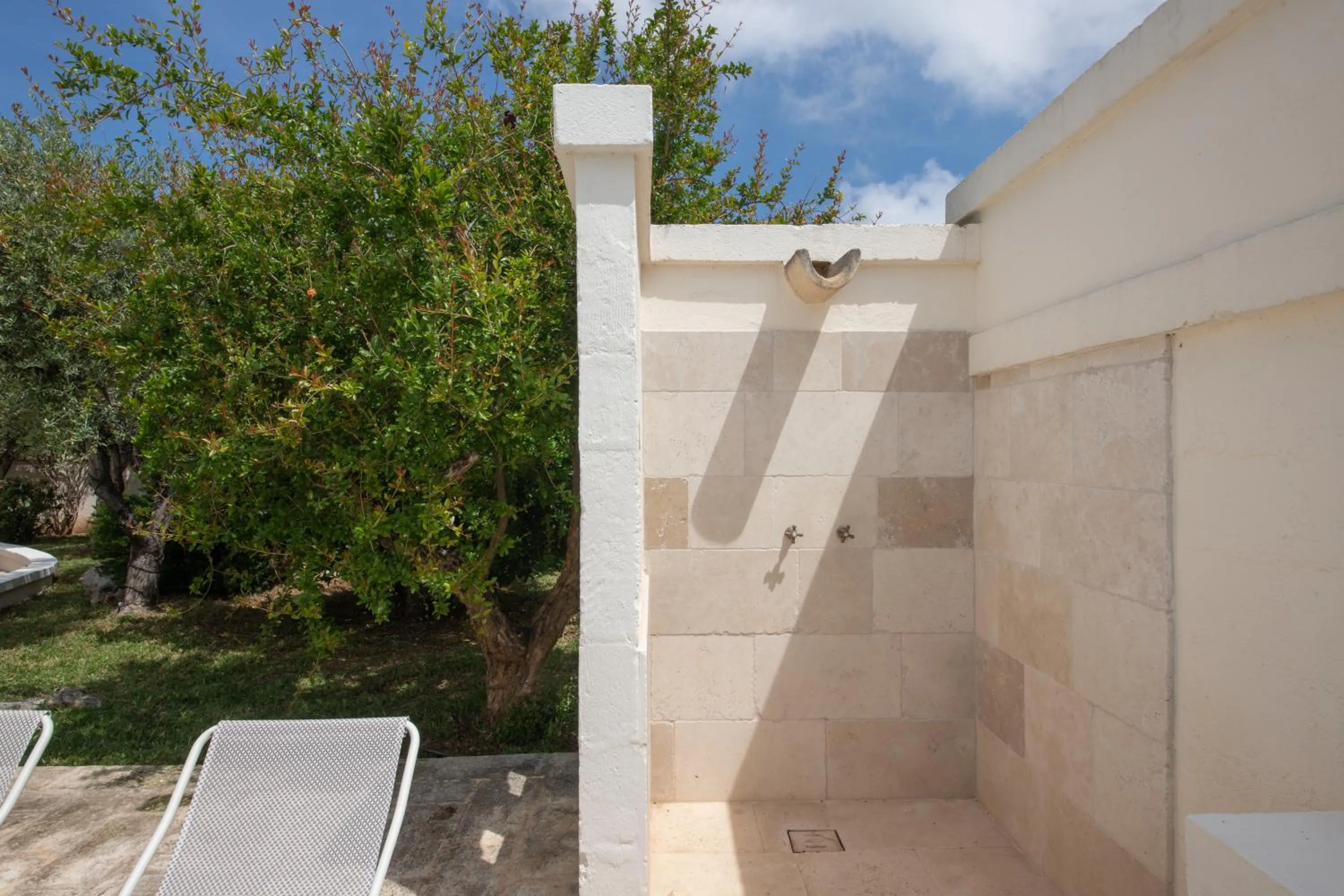 Shower in Masseriola Antiche Fogge by Apulia Hospitality