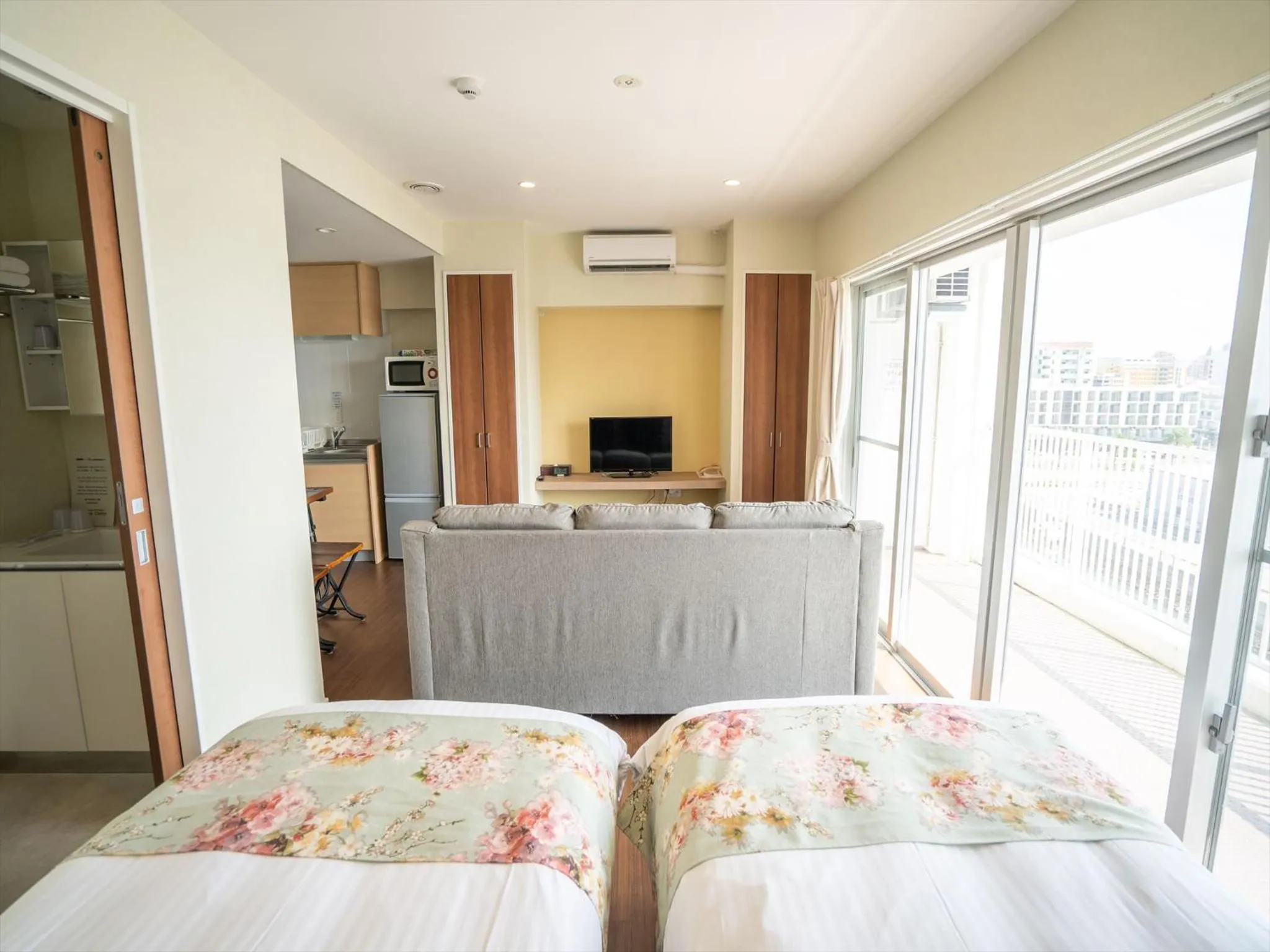 Photo of the whole room, Bed in Seaside Condominium Rana Chatan