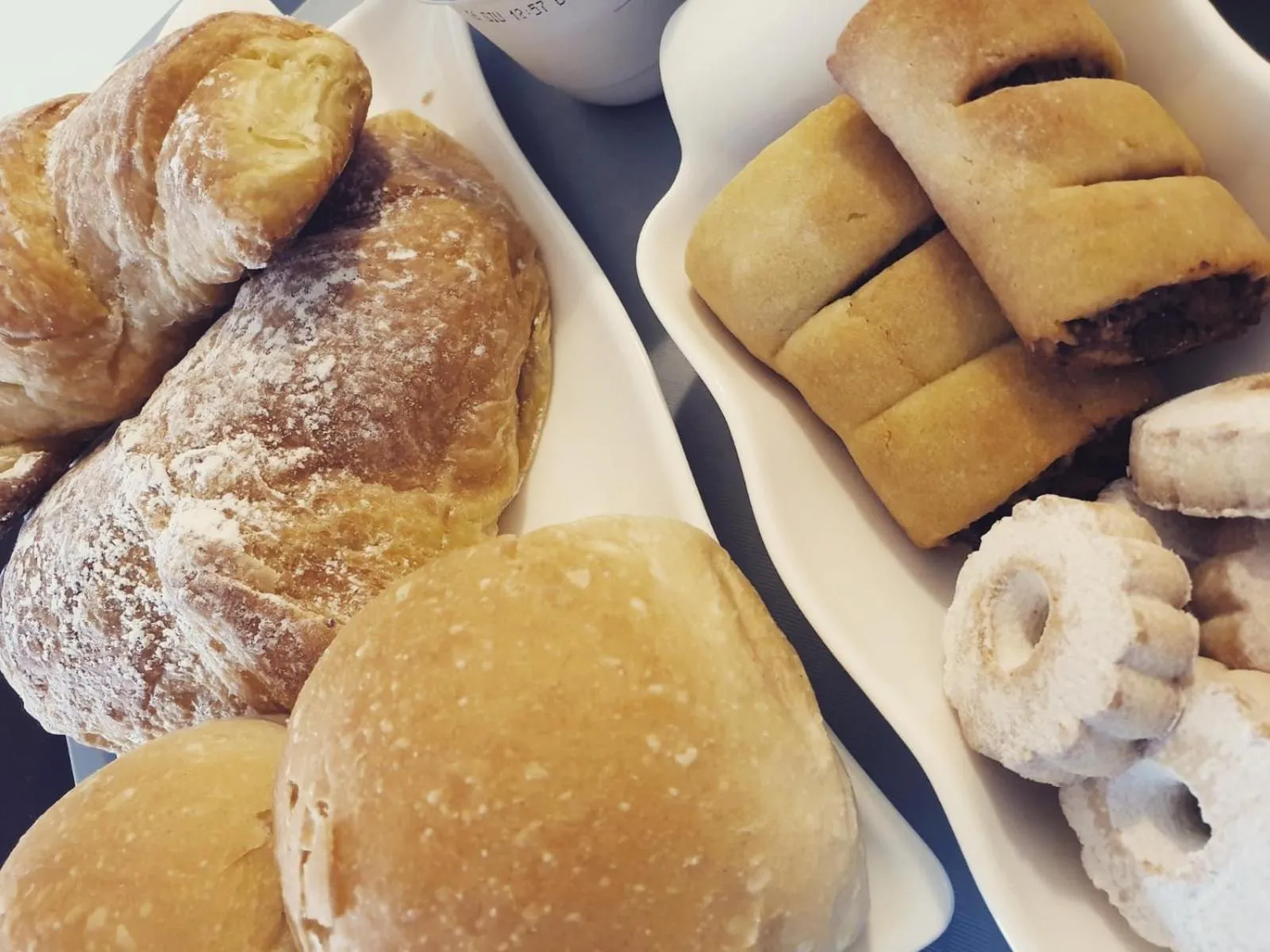 Breakfast in Alba Magica