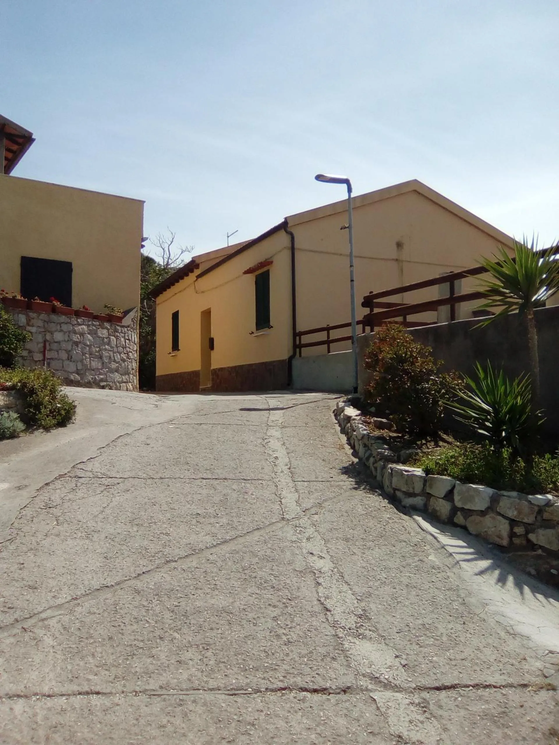 Facade/entrance in Sansone
