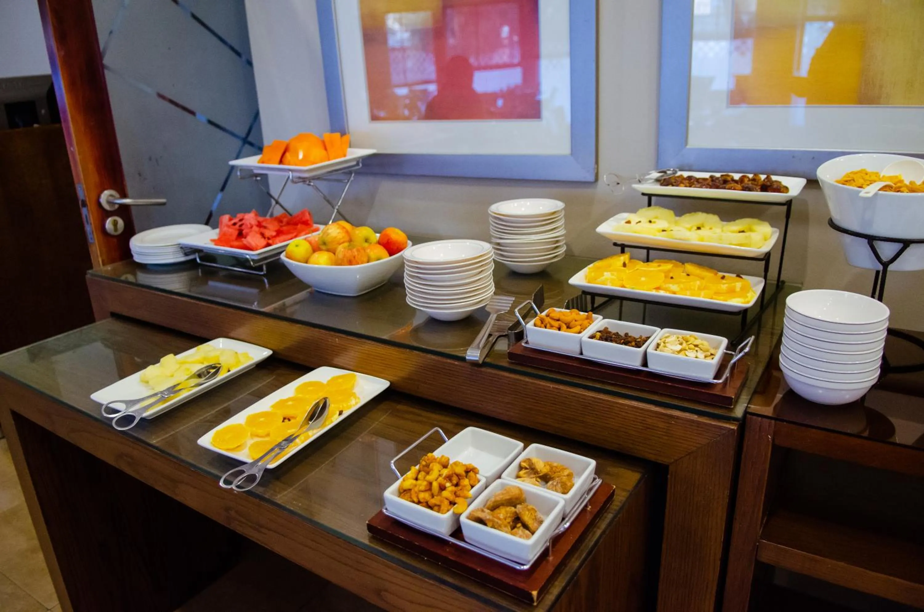 Breakfast in Hotel 2001