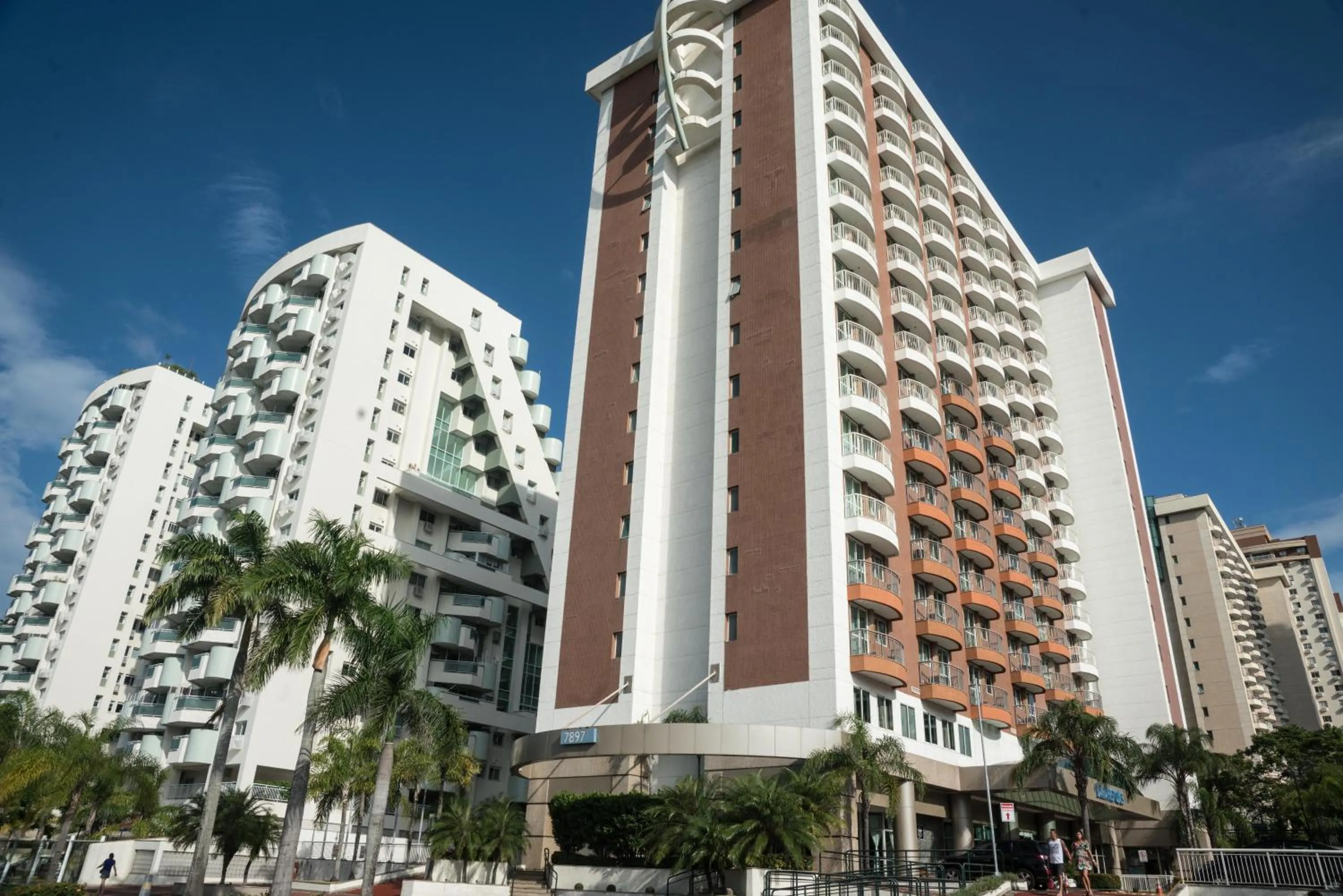 Facade/entrance in Plaza Rio Residences - Barra First