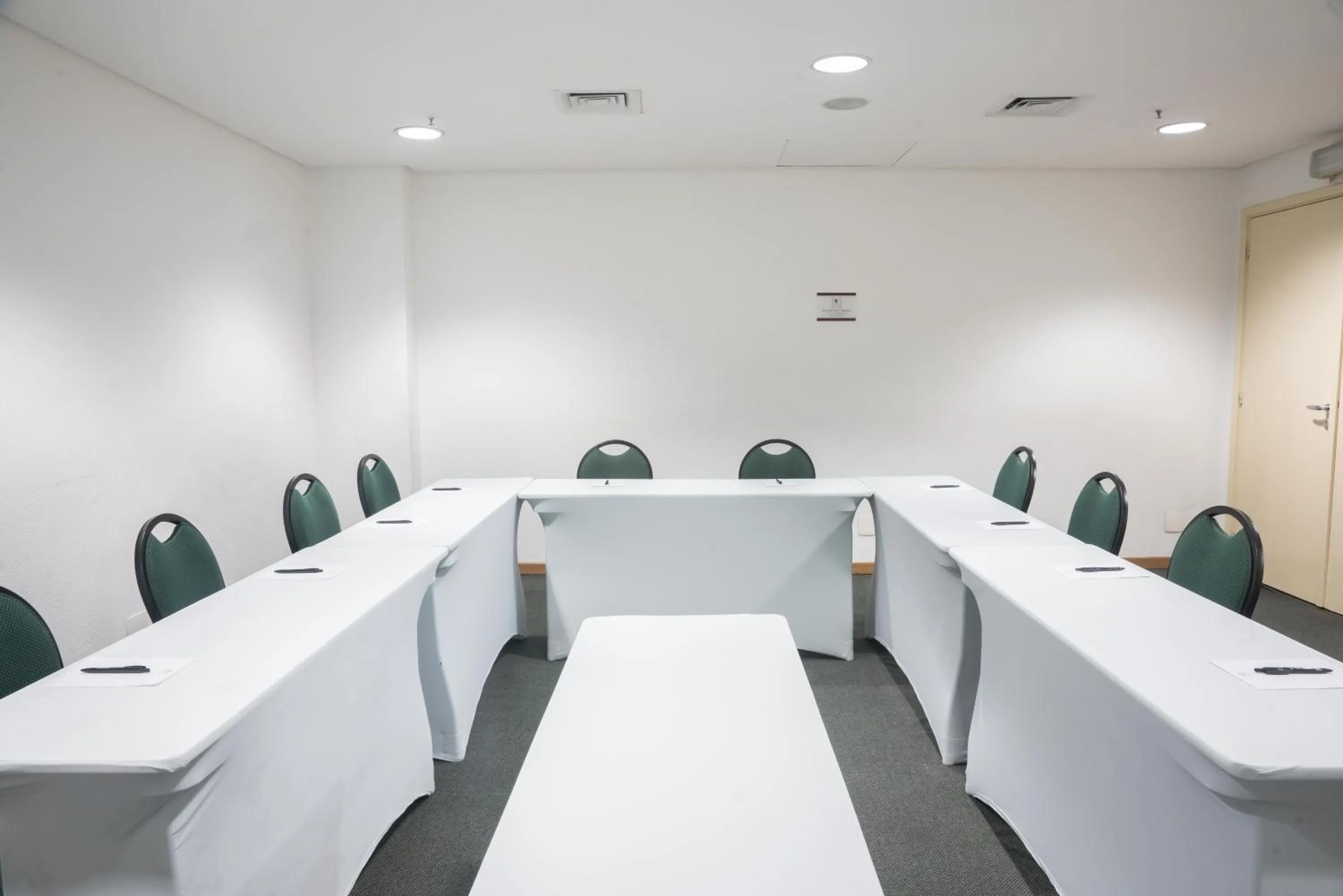 Meeting/conference room in Plaza Rio Residences - Barra First