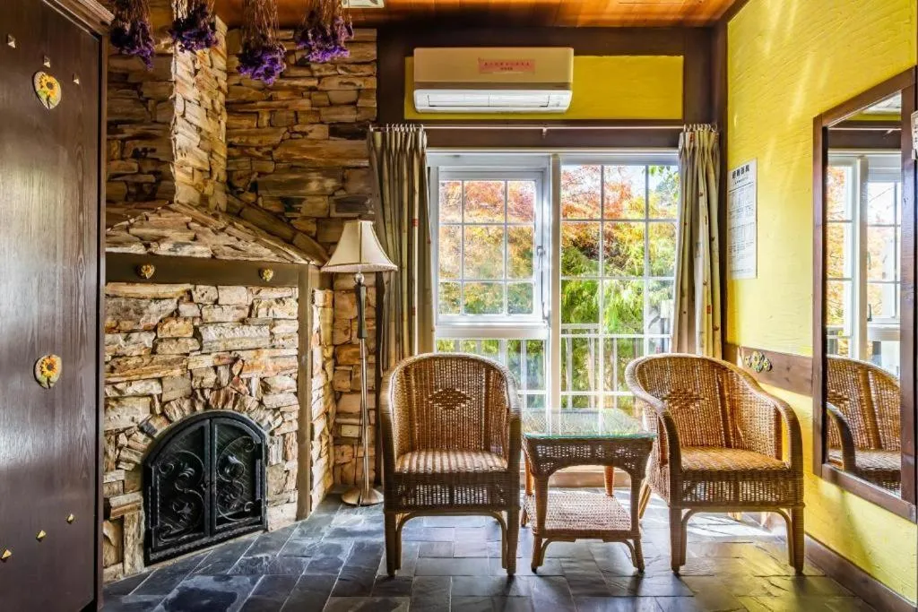 Decorative detail in Provence Rose Lodge