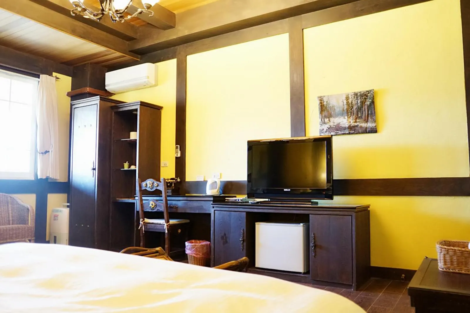 Decorative detail, Bed in Provence Rose Lodge