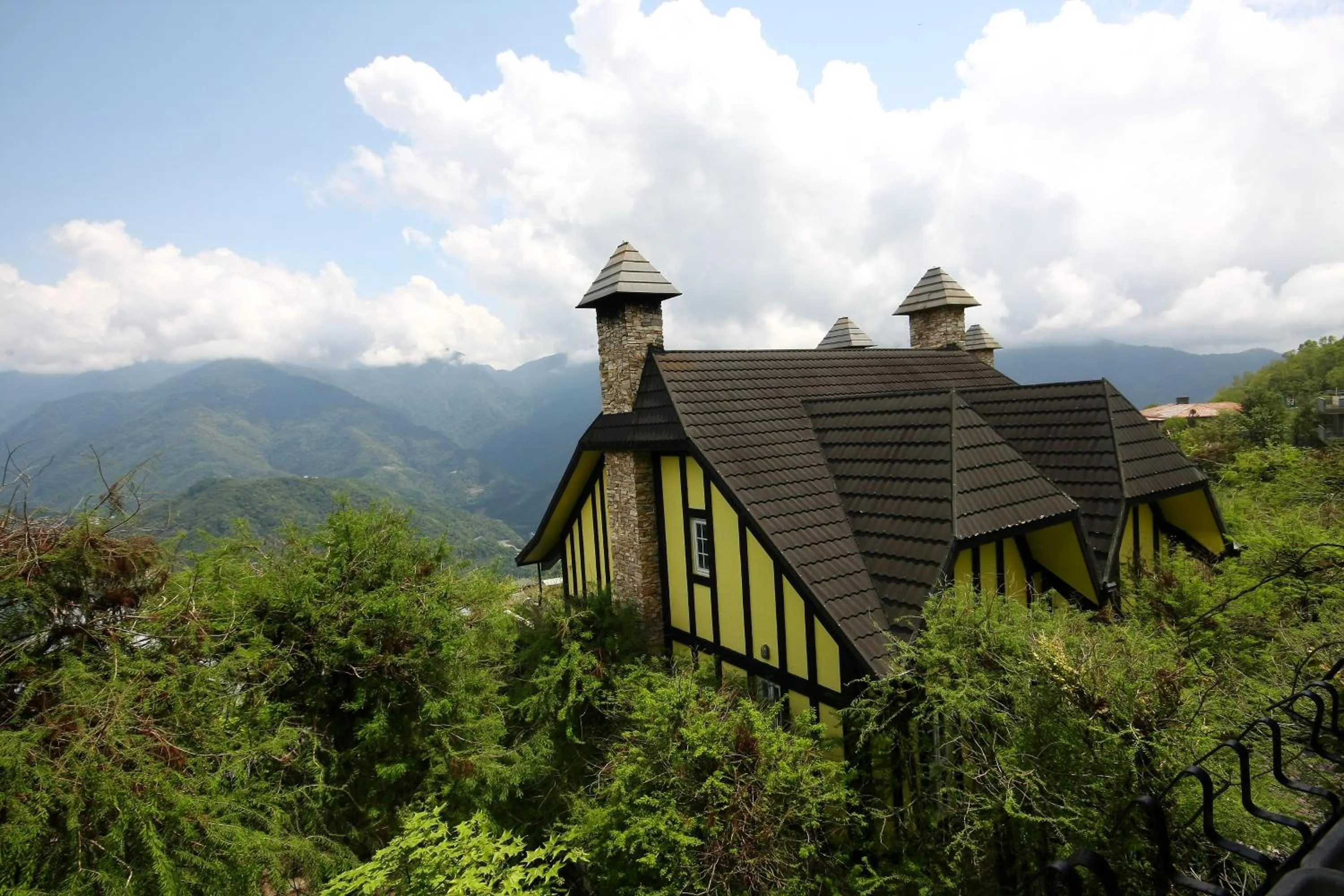 Property building in Provence Rose Lodge