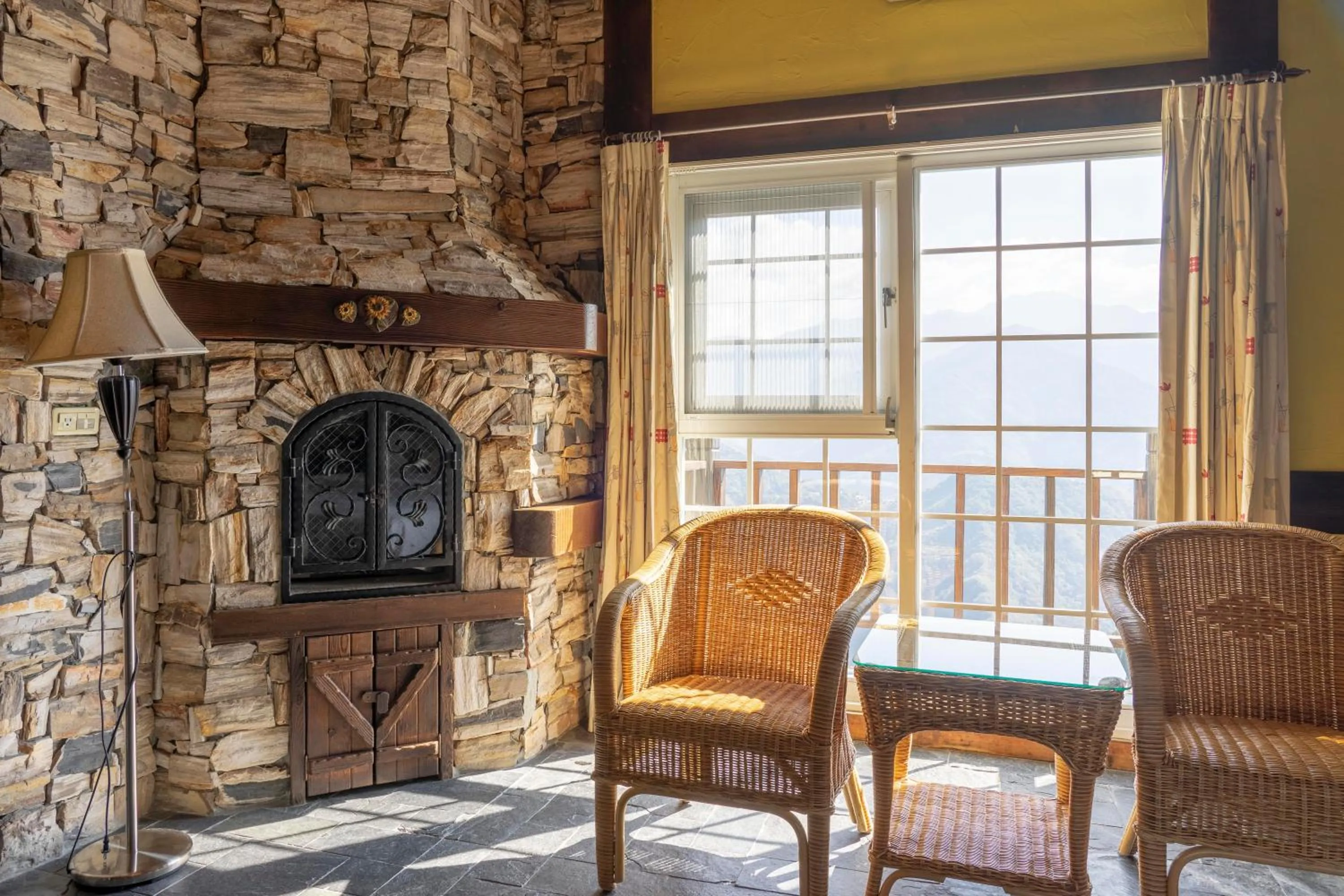 Decorative detail in Provence Rose Lodge