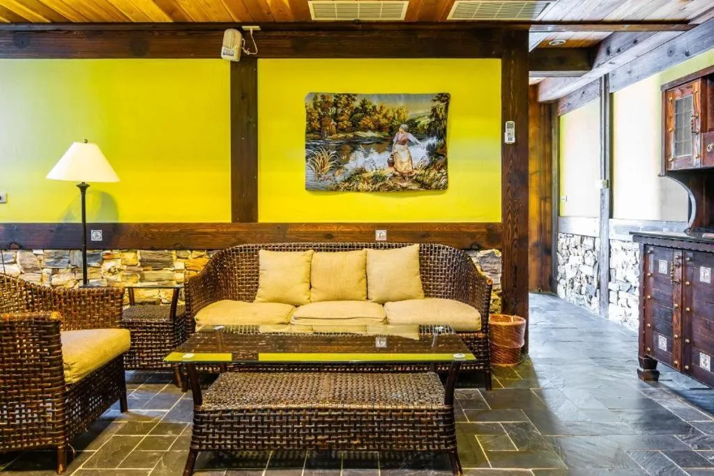 Living room in Provence Rose Lodge