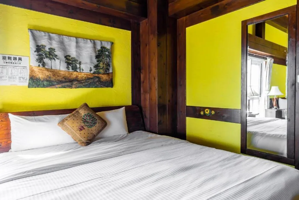 Bed in Provence Rose Lodge