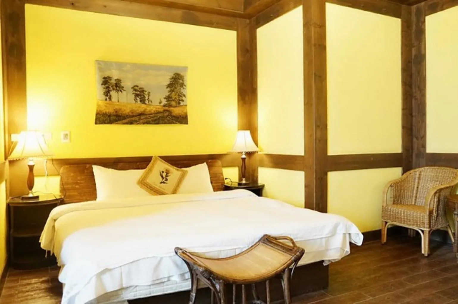 Decorative detail, Bed in Provence Rose Lodge