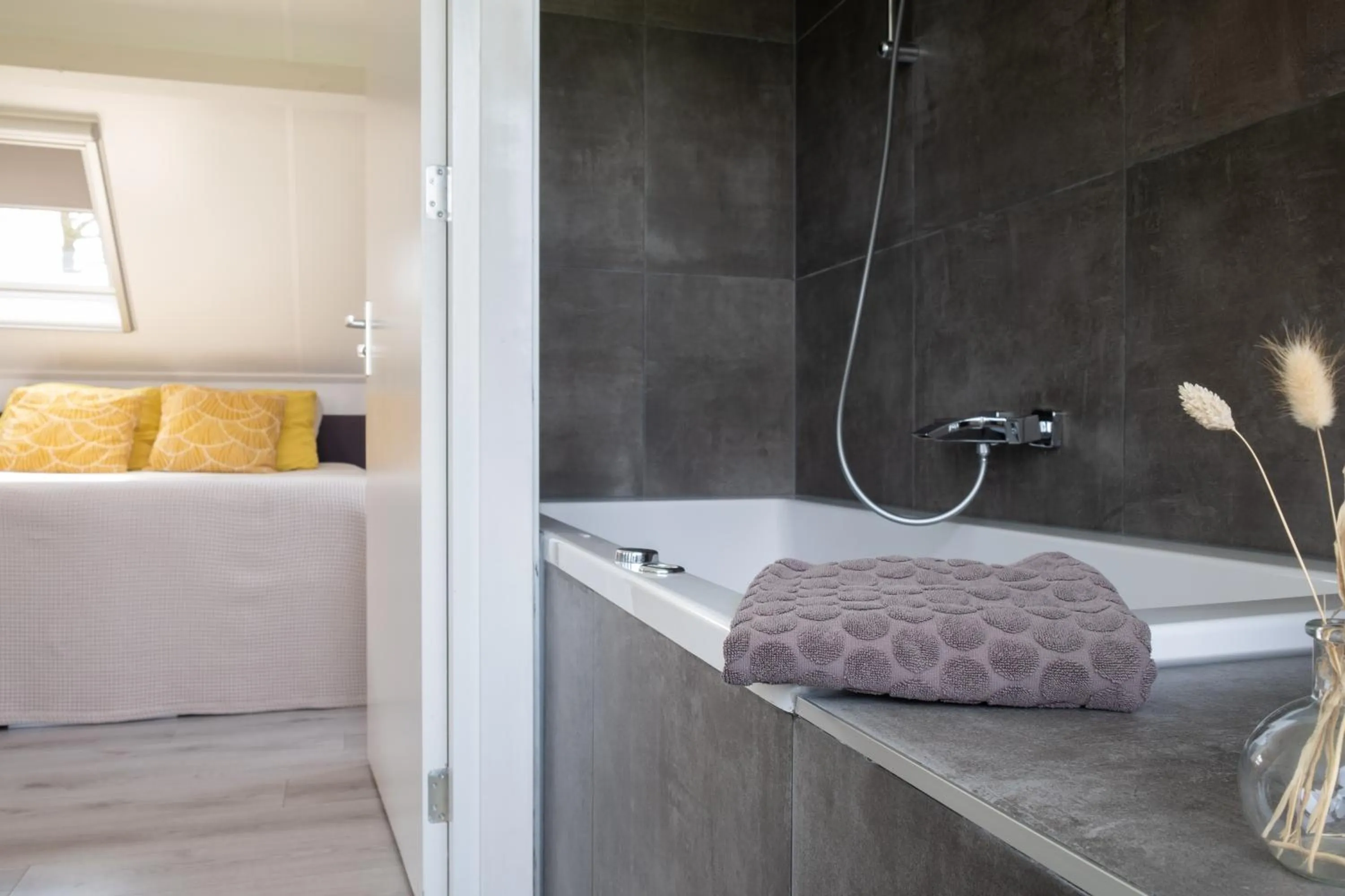 Bathroom in B&B De Achterdiek