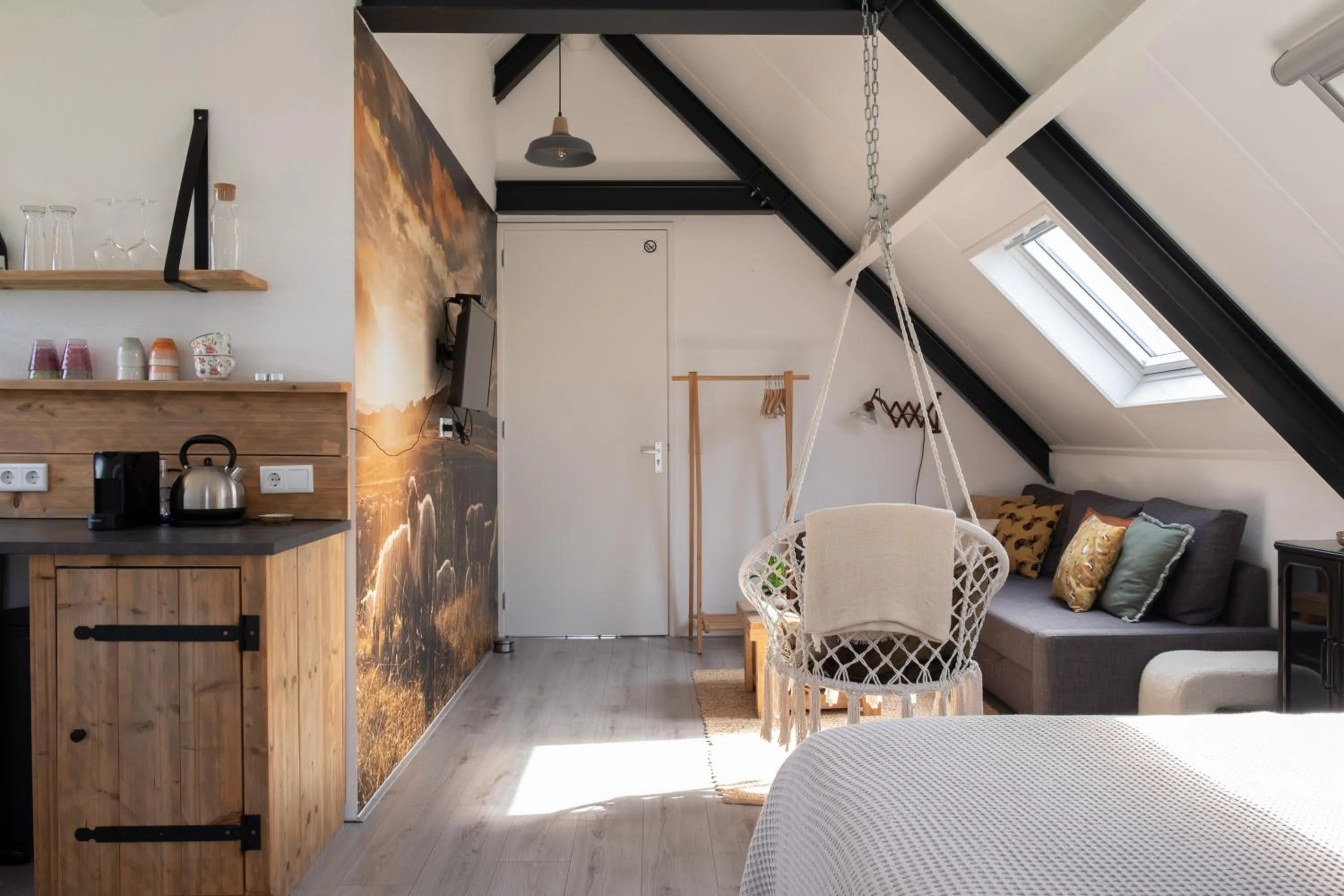 Photo of the whole room, Bed in B&B De Achterdiek