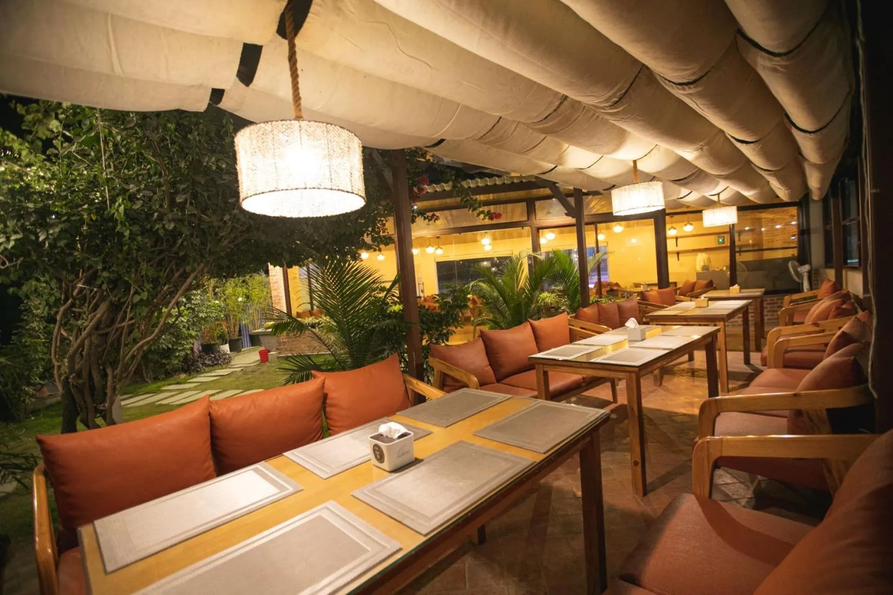 Restaurant/places to eat in Lavie Residence and Spa