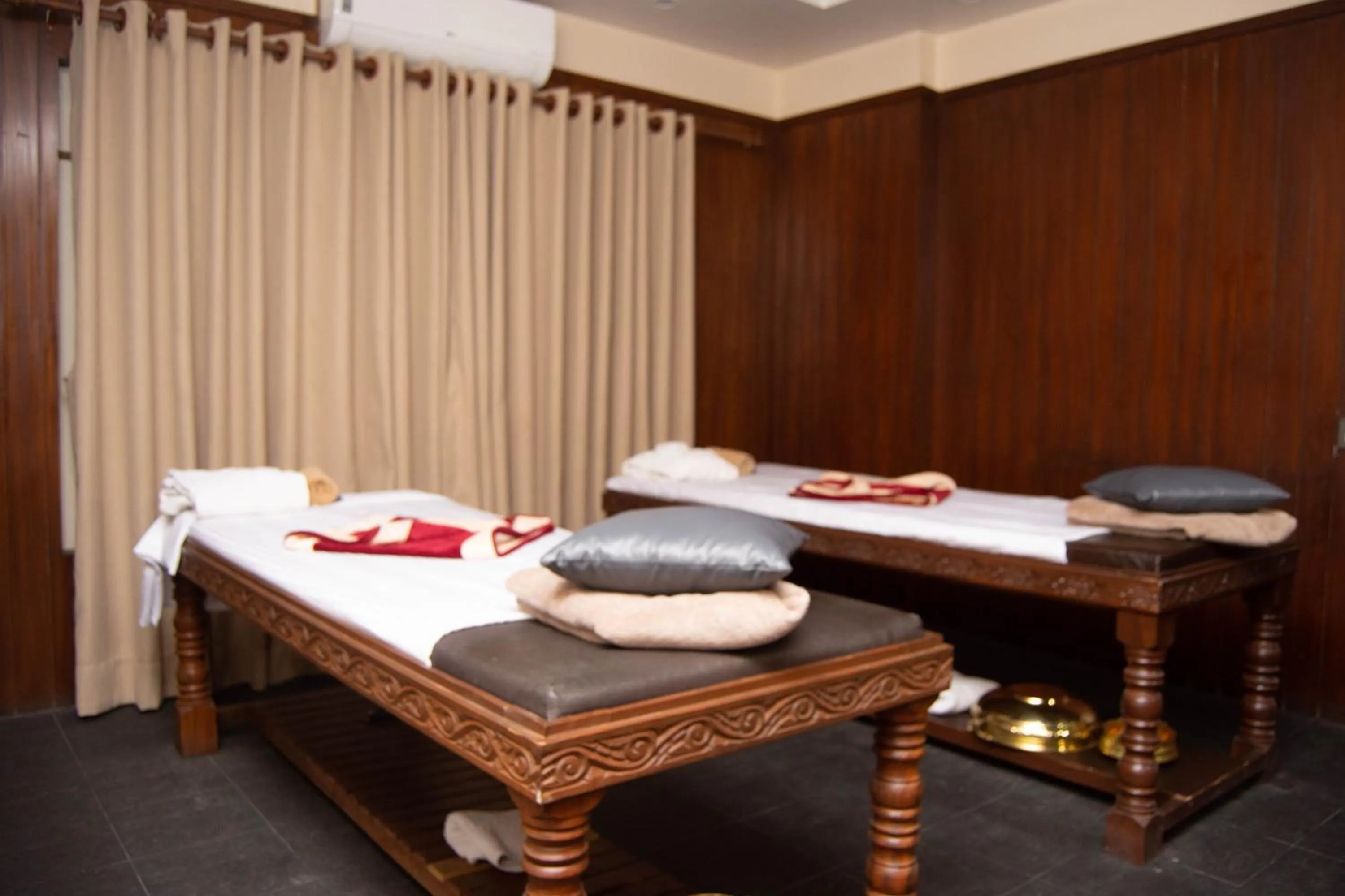 Massage, Bed in Lavie Residence and Spa