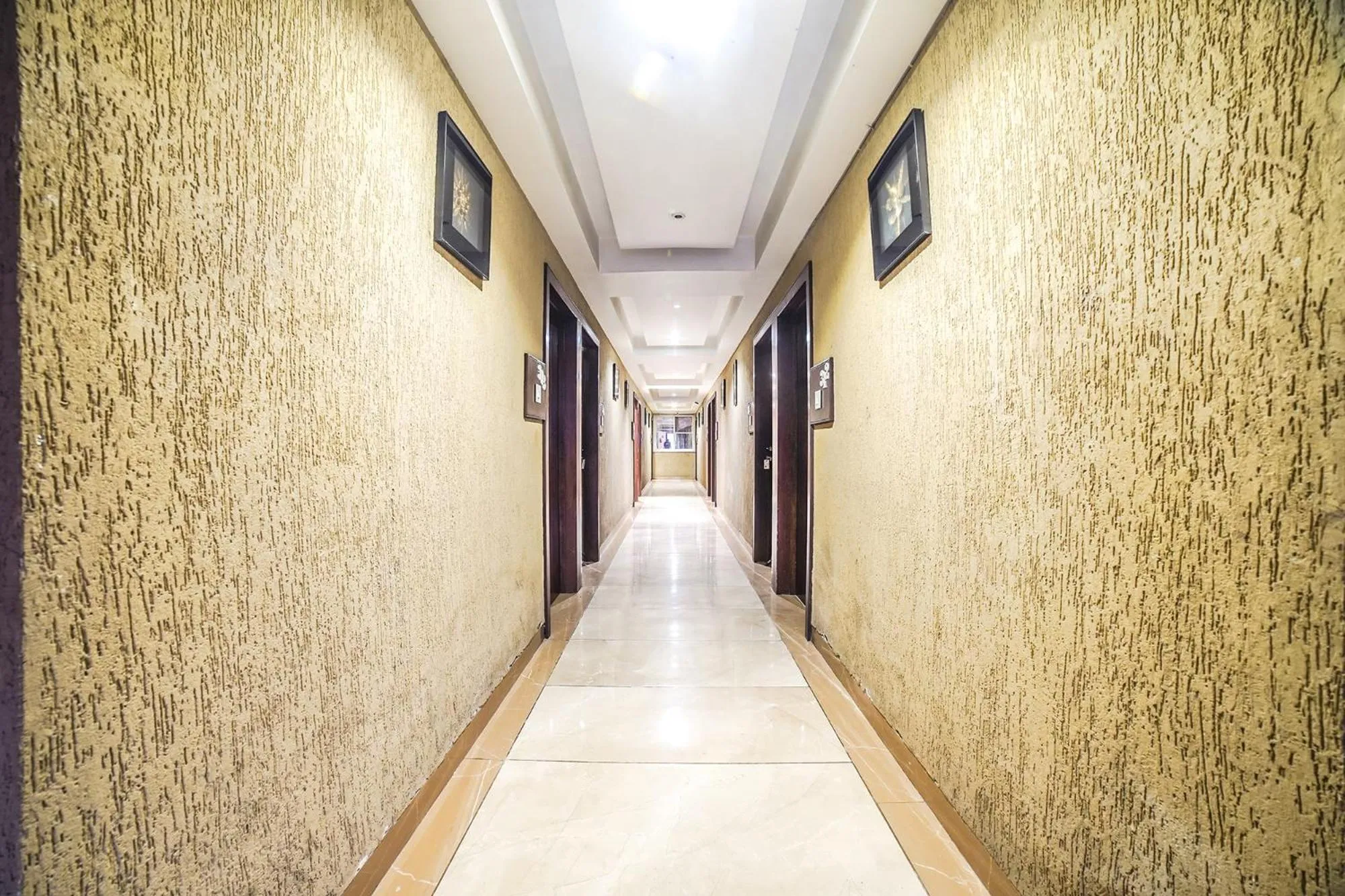 Lobby or reception in FabHotel Johri Regency
