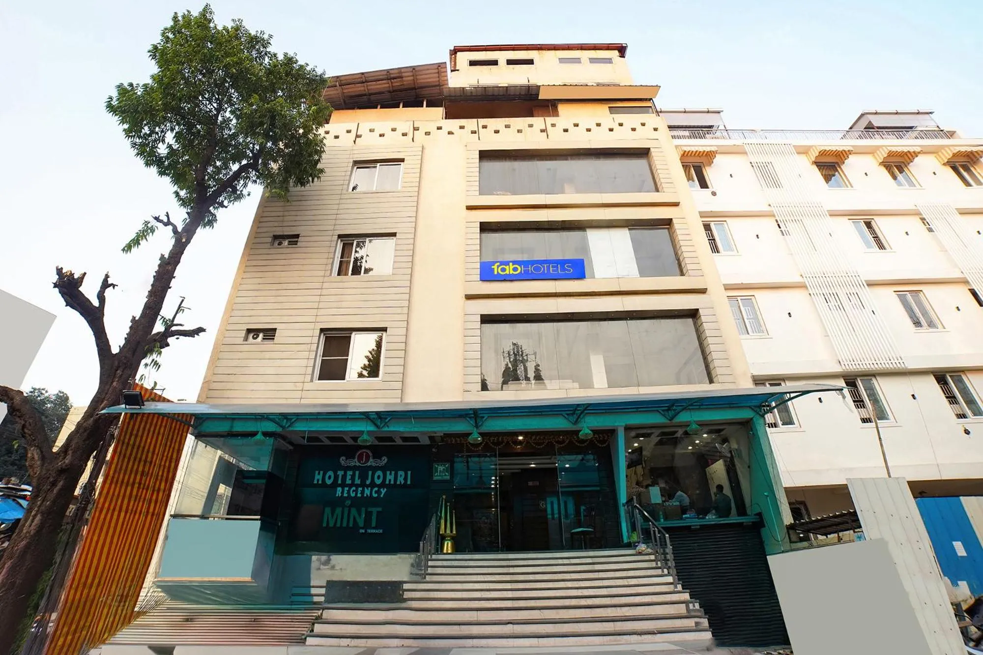 FabHotel Johri Regency