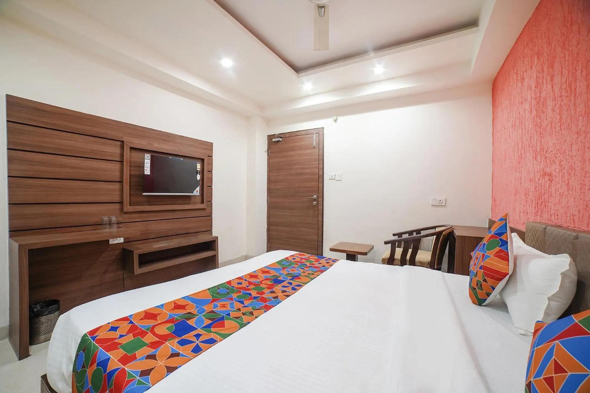 Bed in FabHotel Johri Regency