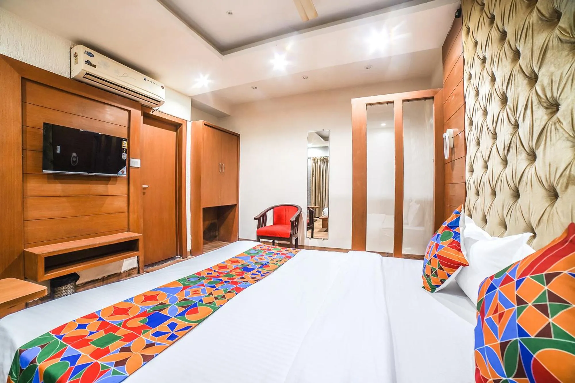 Bed in FabHotel Johri Regency