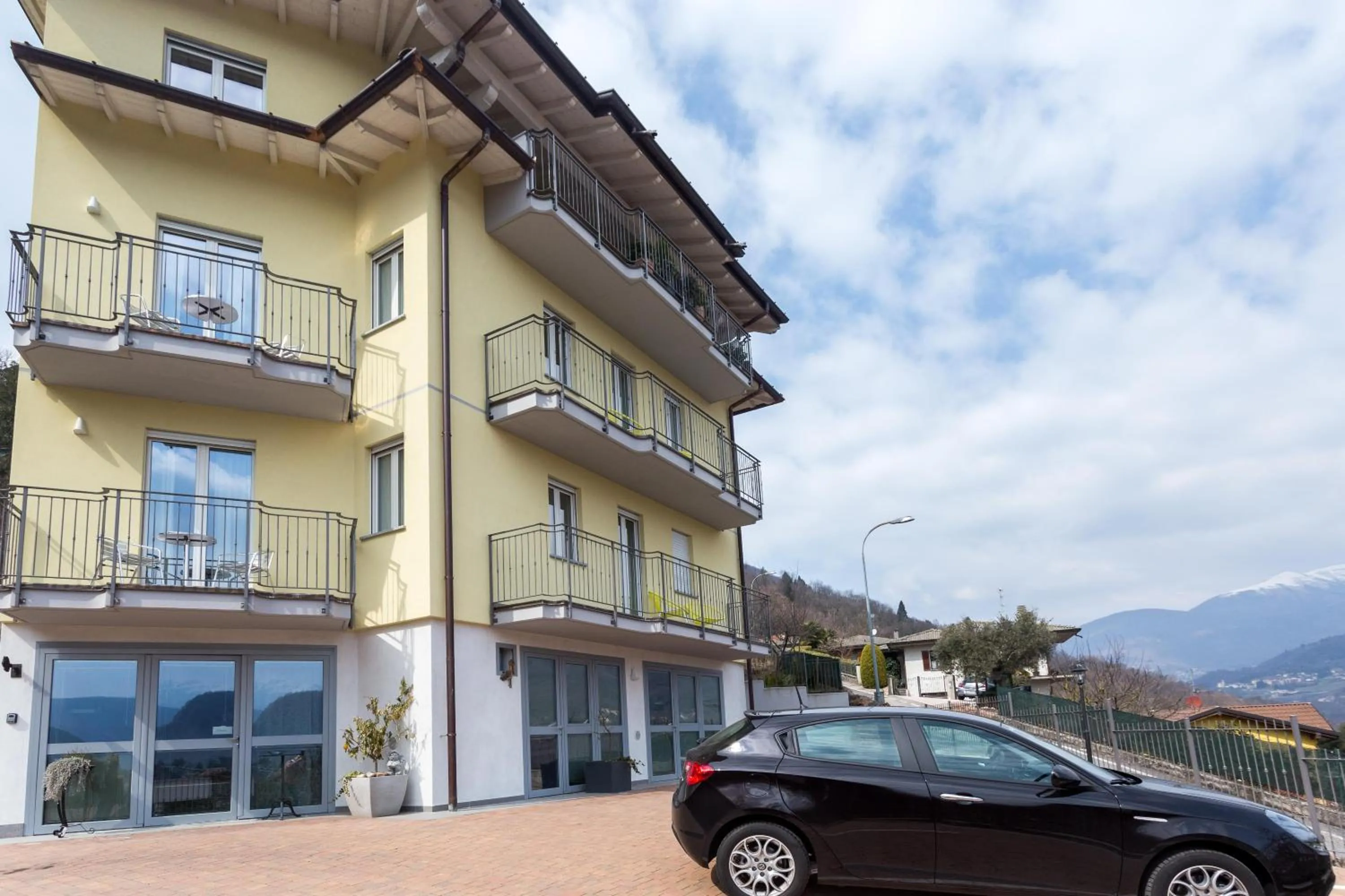 Facade/entrance in Minerva Residence