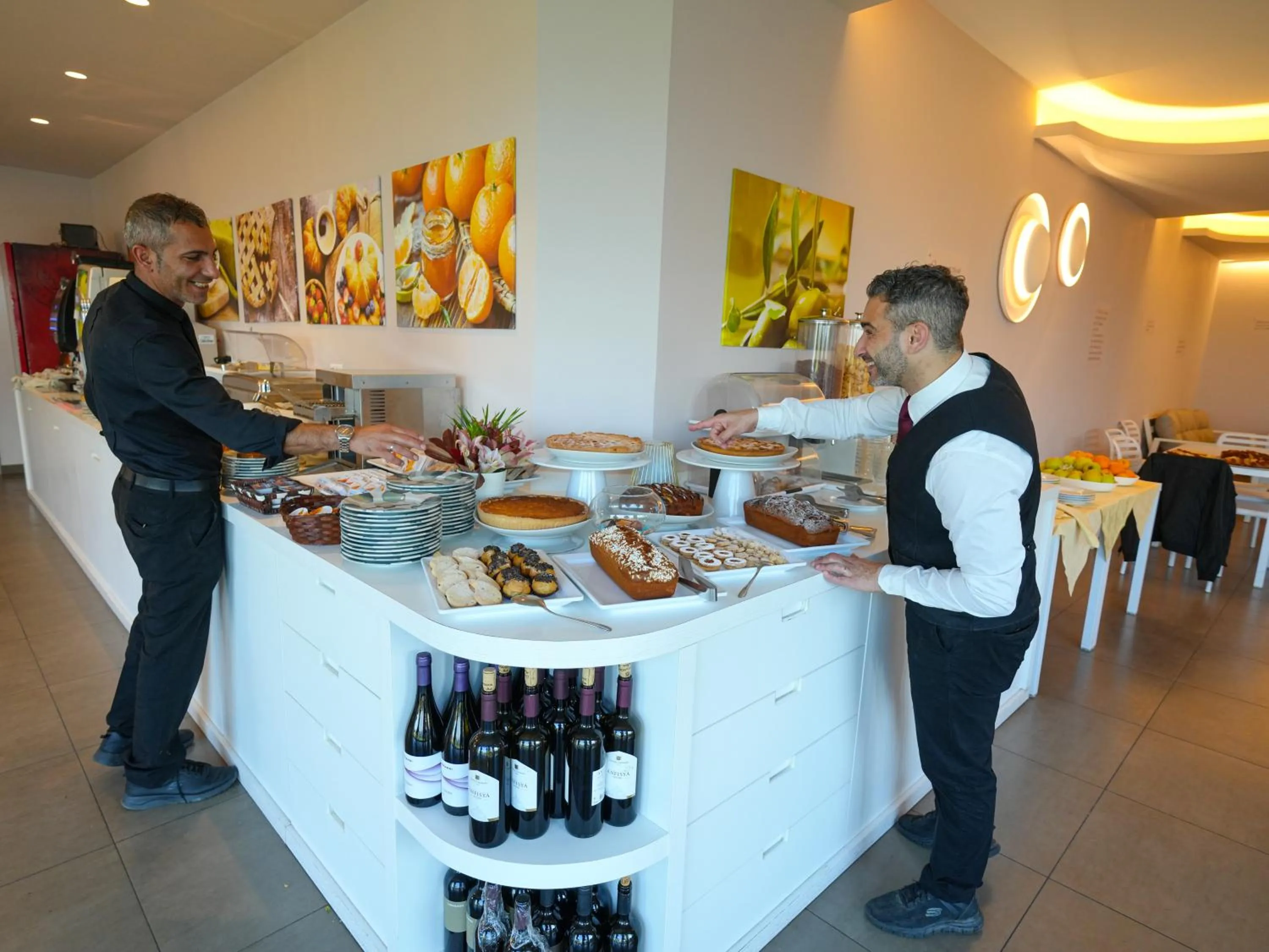 Food and drinks in LUZIA AGRIRESORT - Piscina Idromassaggio con Vista Mare Aperta fino alle ore 23-00
