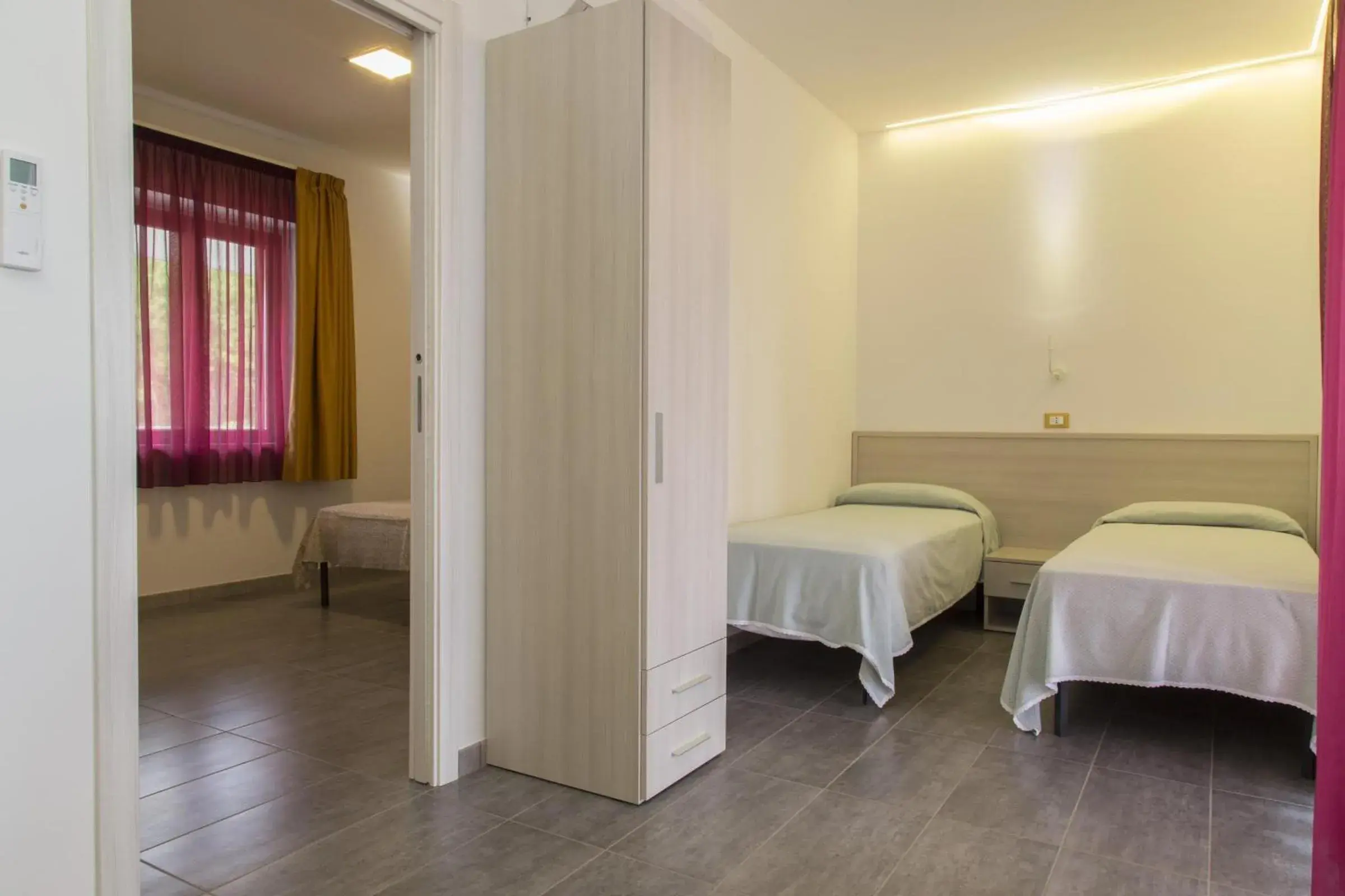 Deluxe Family Room in LUZIA AGRIRESORT - Piscina Idromassaggio con Vista Mare Aperta fino alle ore 23-00 Deluxe Family Room in LUZIA AGRIRESORT - Piscina Idromassaggio con Vista Mare Aperta fino alle ore 23-00