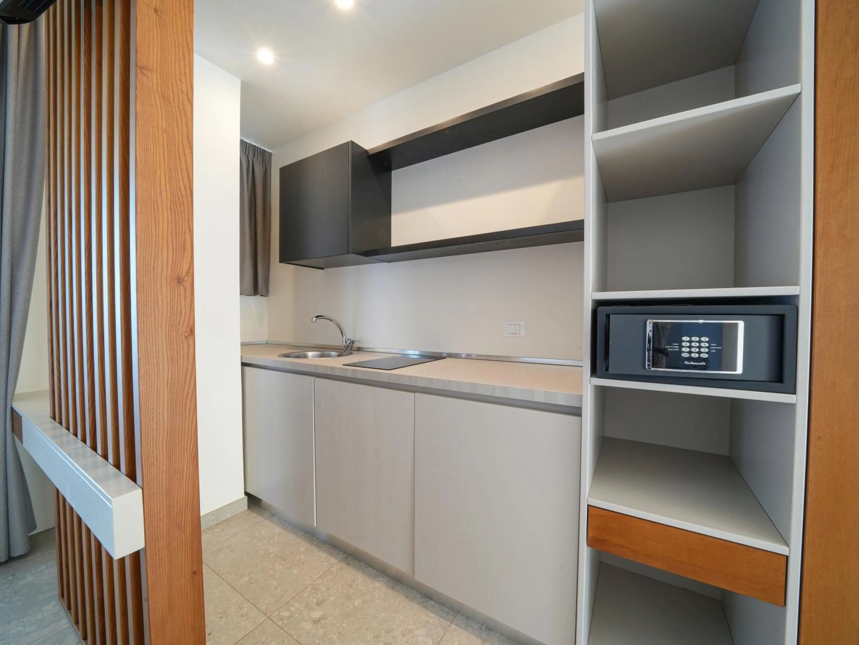 Kitchen or kitchenette in LUZIA AGRIRESORT - Piscina Idromassaggio con Vista Mare Aperta fino alle ore 23-00