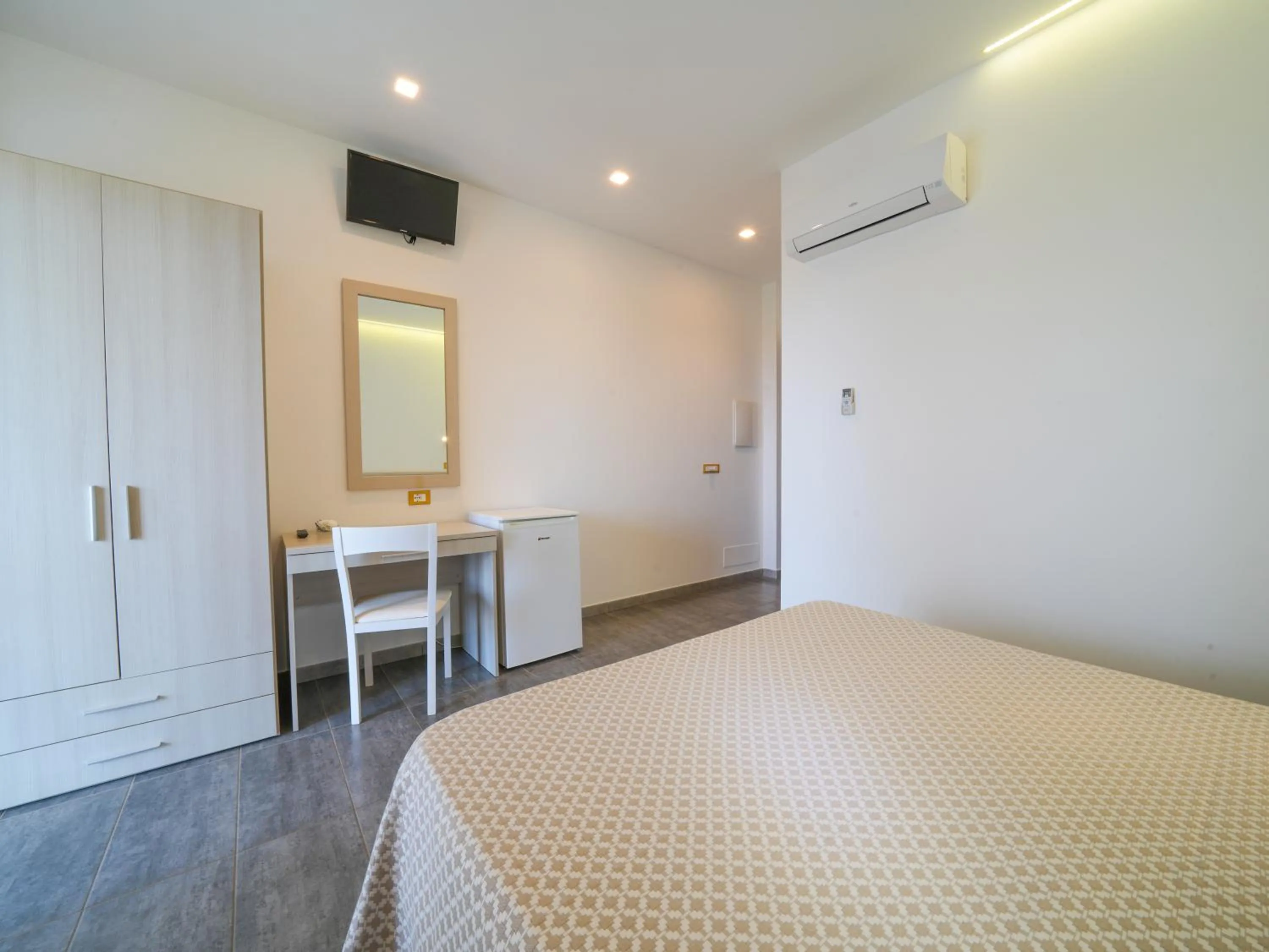 Bed in LUZIA AGRIRESORT - Piscina Idromassaggio con Vista Mare Aperta fino alle ore 23-00