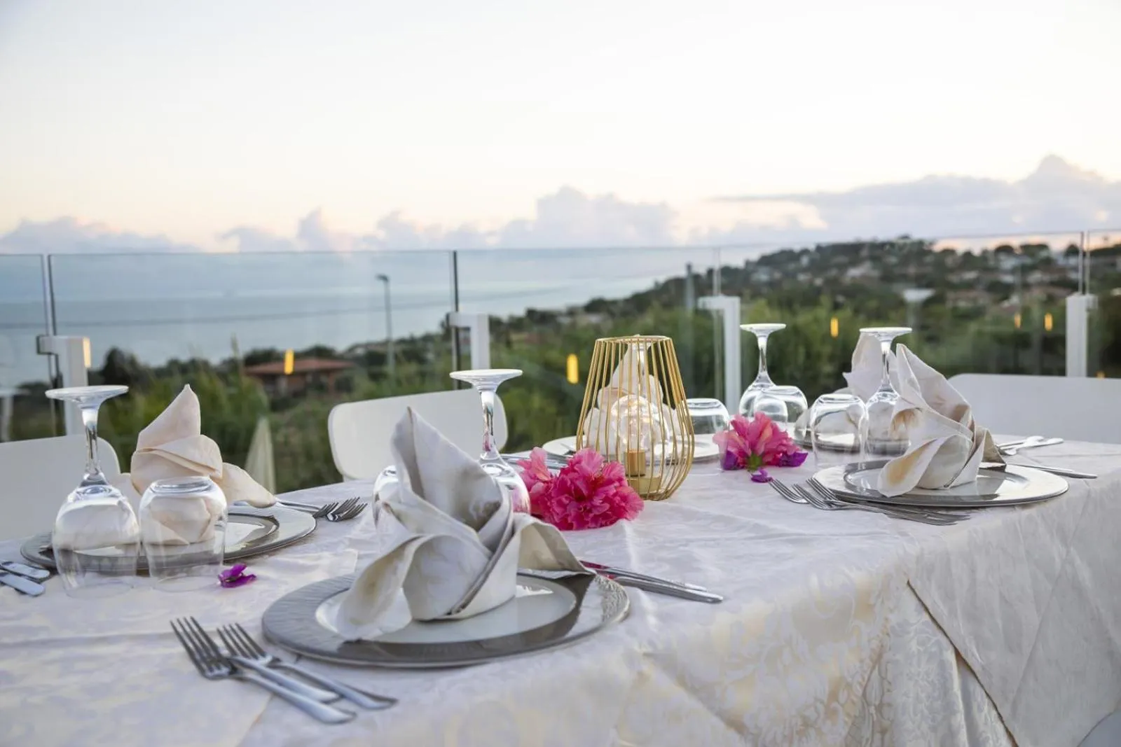 Restaurant/places to eat in LUZIA AGRIRESORT - Piscina Idromassaggio con Vista Mare Aperta fino alle ore 23-00