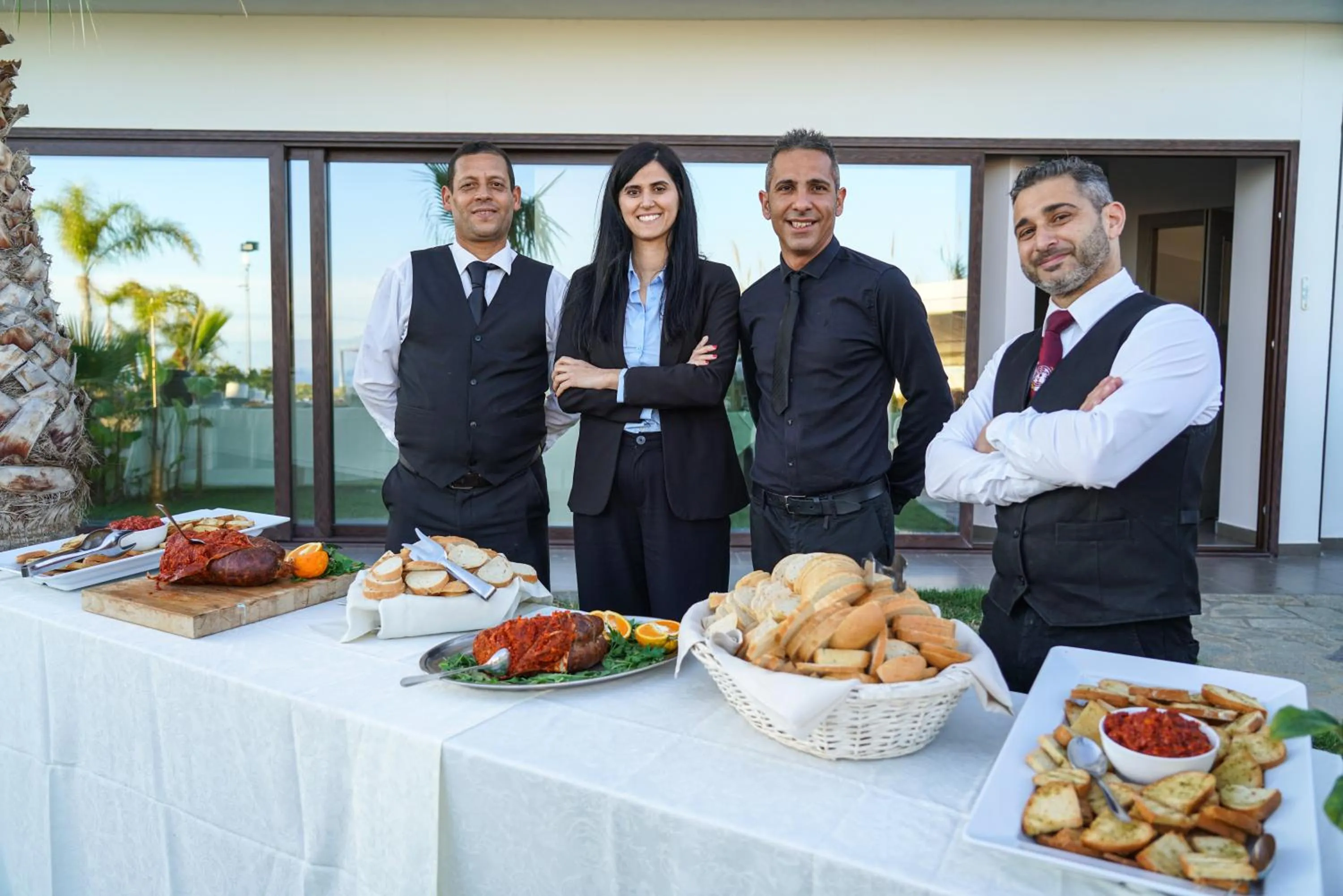 Staff in LUZIA AGRIRESORT - Piscina Idromassaggio con Vista Mare Aperta fino alle ore 23-00